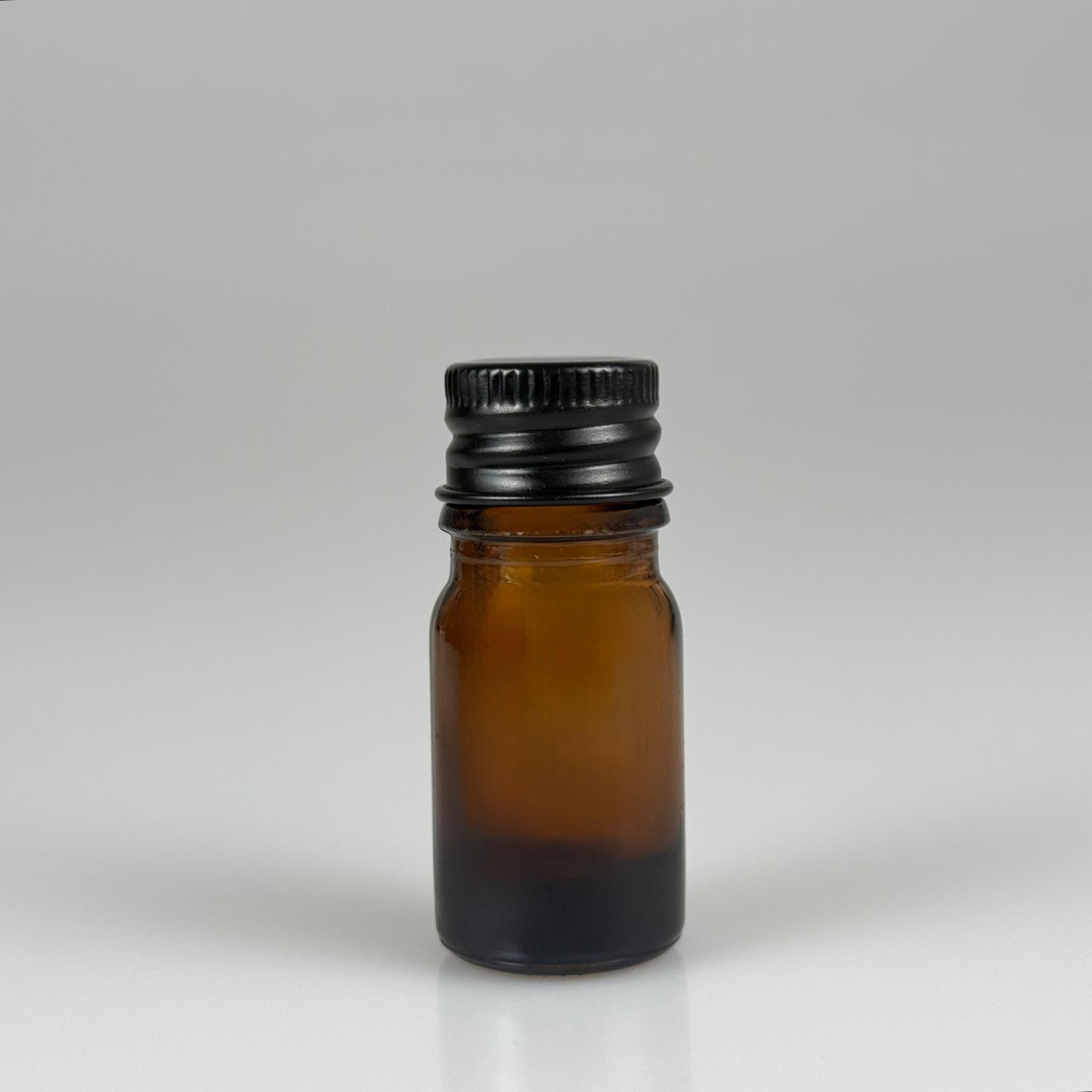 5 CC AMBER CAM ŞİŞE + KÖPÜK CONTALI SİYAH ALÜMİNYUM METAL KAPAKLI TAKIM - 5 ML KAHVERENGİCAM ŞİŞE