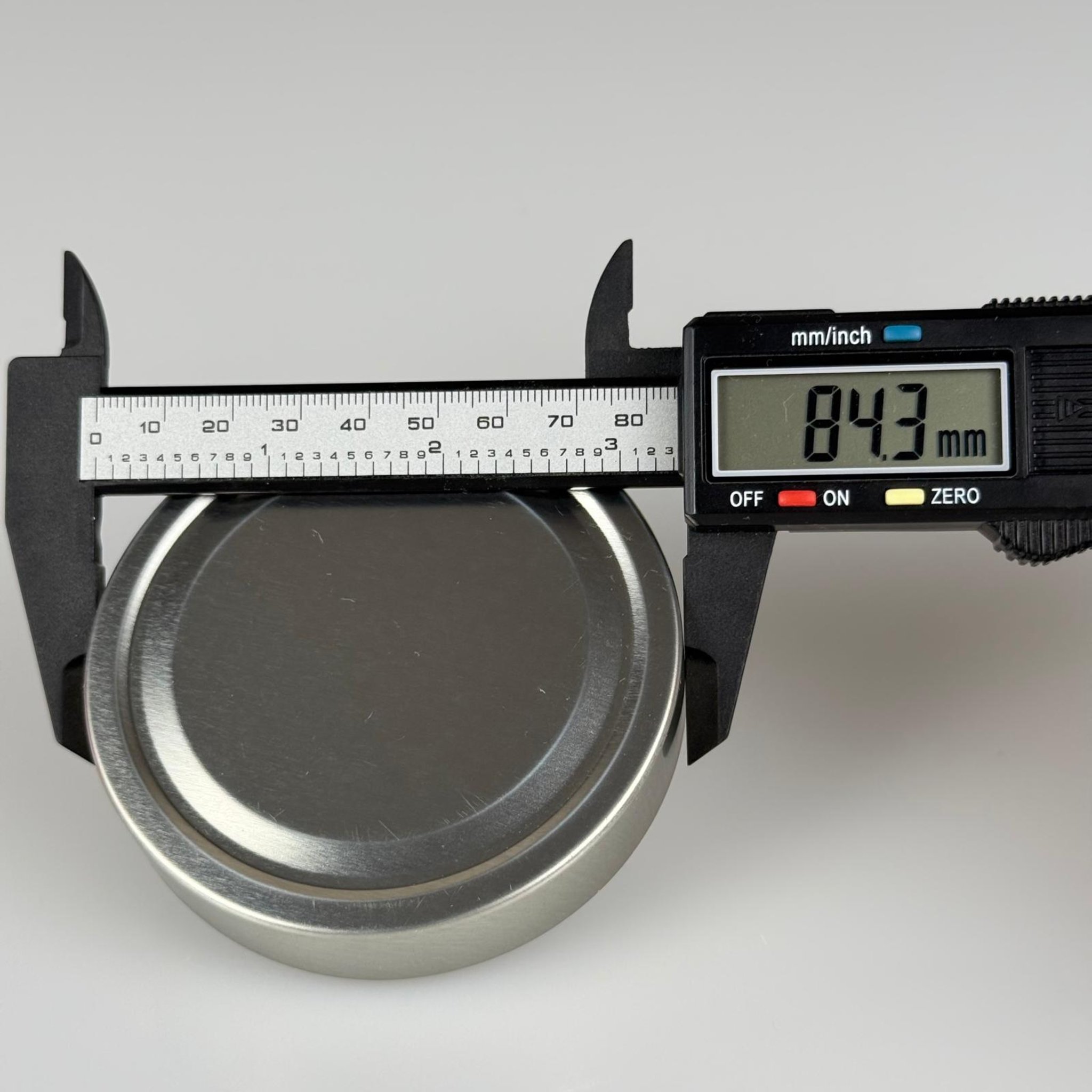 AKILLI KAPAK TWİST-OFF 82 MM GÜMÜŞ RENK DERİN ETEK KAPAK