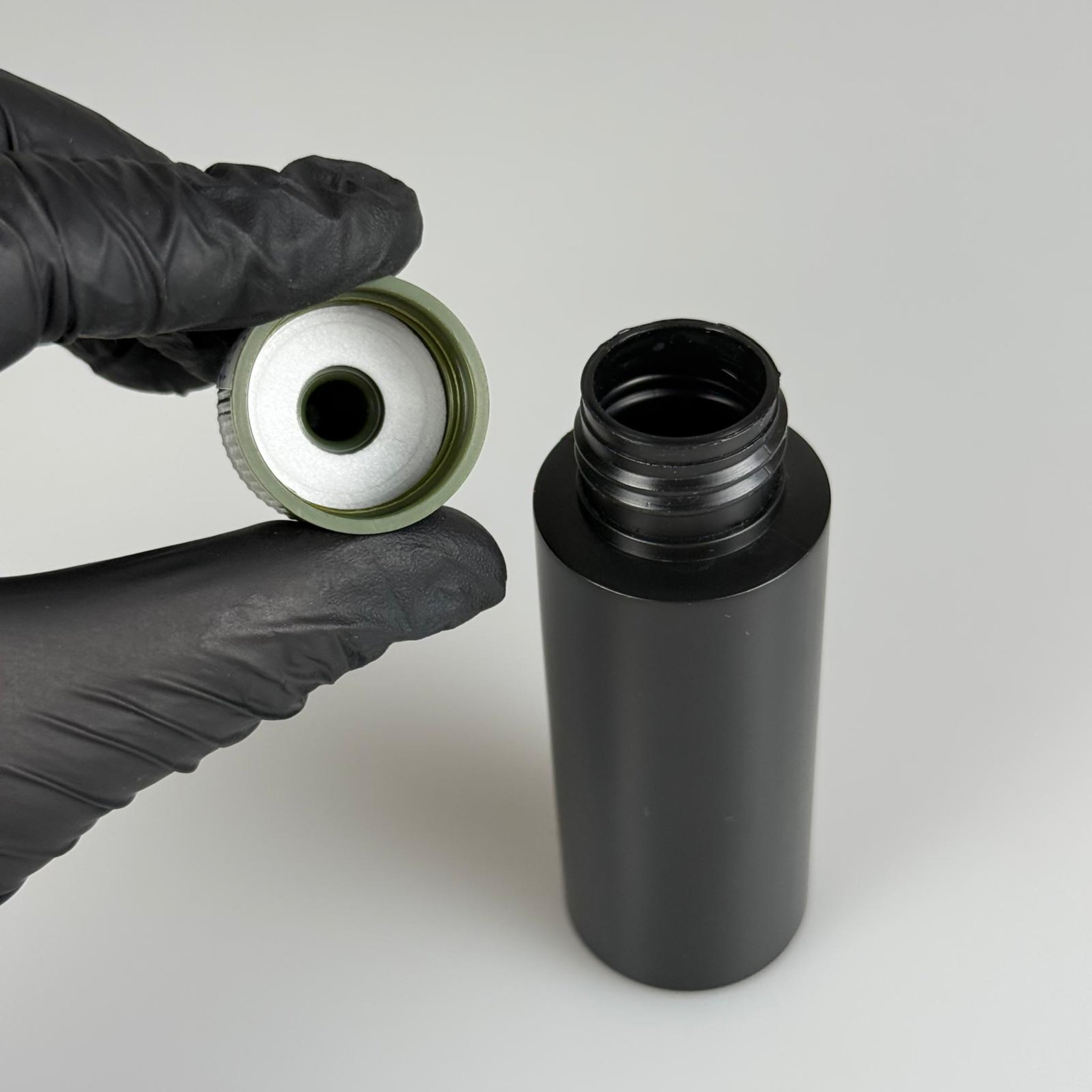 50 CC SİYAH POLİETİLEN PLASTİK ŞİŞE - 24 MM YEŞİL TWİST ASANSÖR KAPAKLI  - 50 ML KAPAKLI PLASTİK ŞİŞE