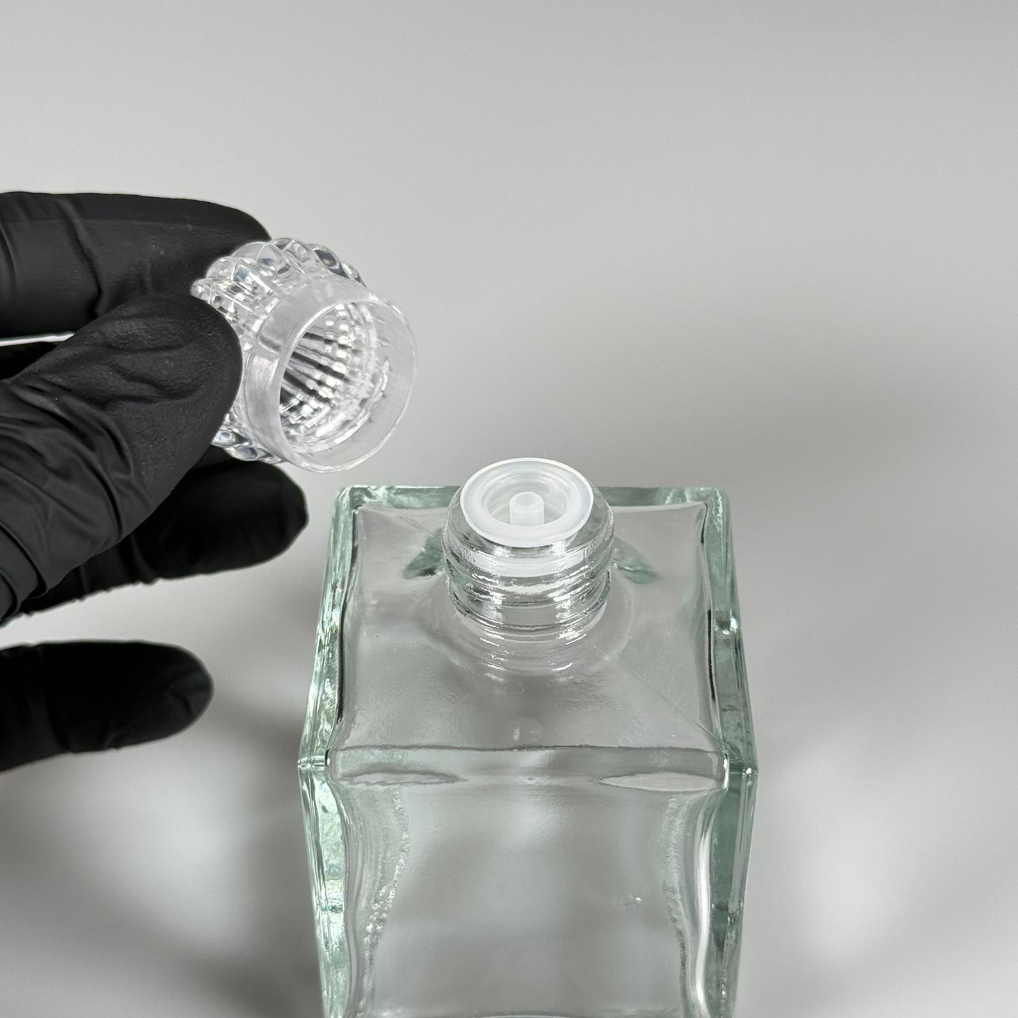100 CC KARE CAM KOLONYA ŞİŞESİ - HEDİYELİK KOLONYA ŞİŞESİ - KRİSTAL KAPAKLI - TIPALI KOLONYA ŞİŞESİ