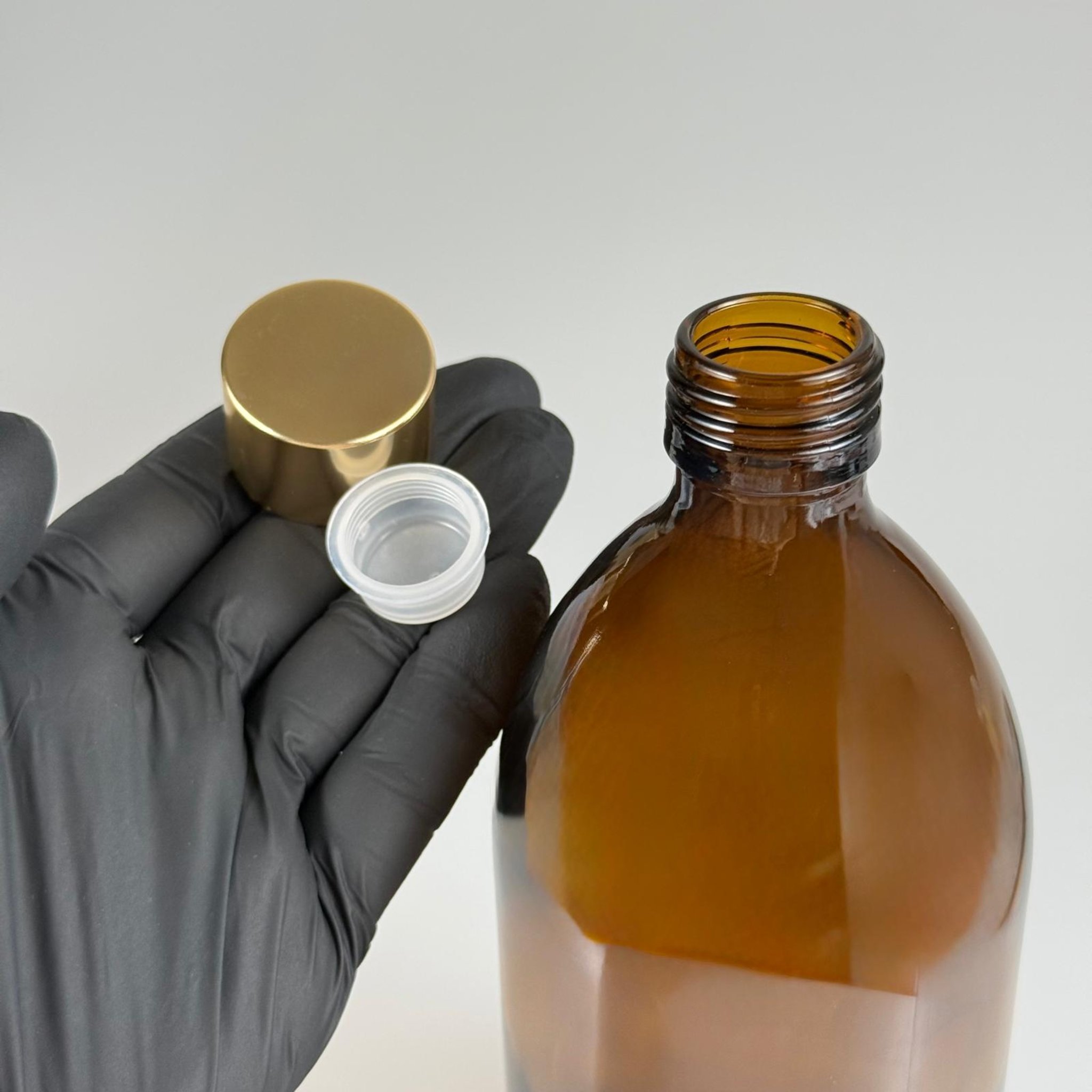 500 CC AMBER TOMBUL ÖZEL SERİ CAM ŞİŞE + ALÜMİNYUM KAPLAMALI GOLD KAPAKLI + KÖR TIPALI TAKIM - 500 ML KAHVERENGİ CAM ŞİŞE