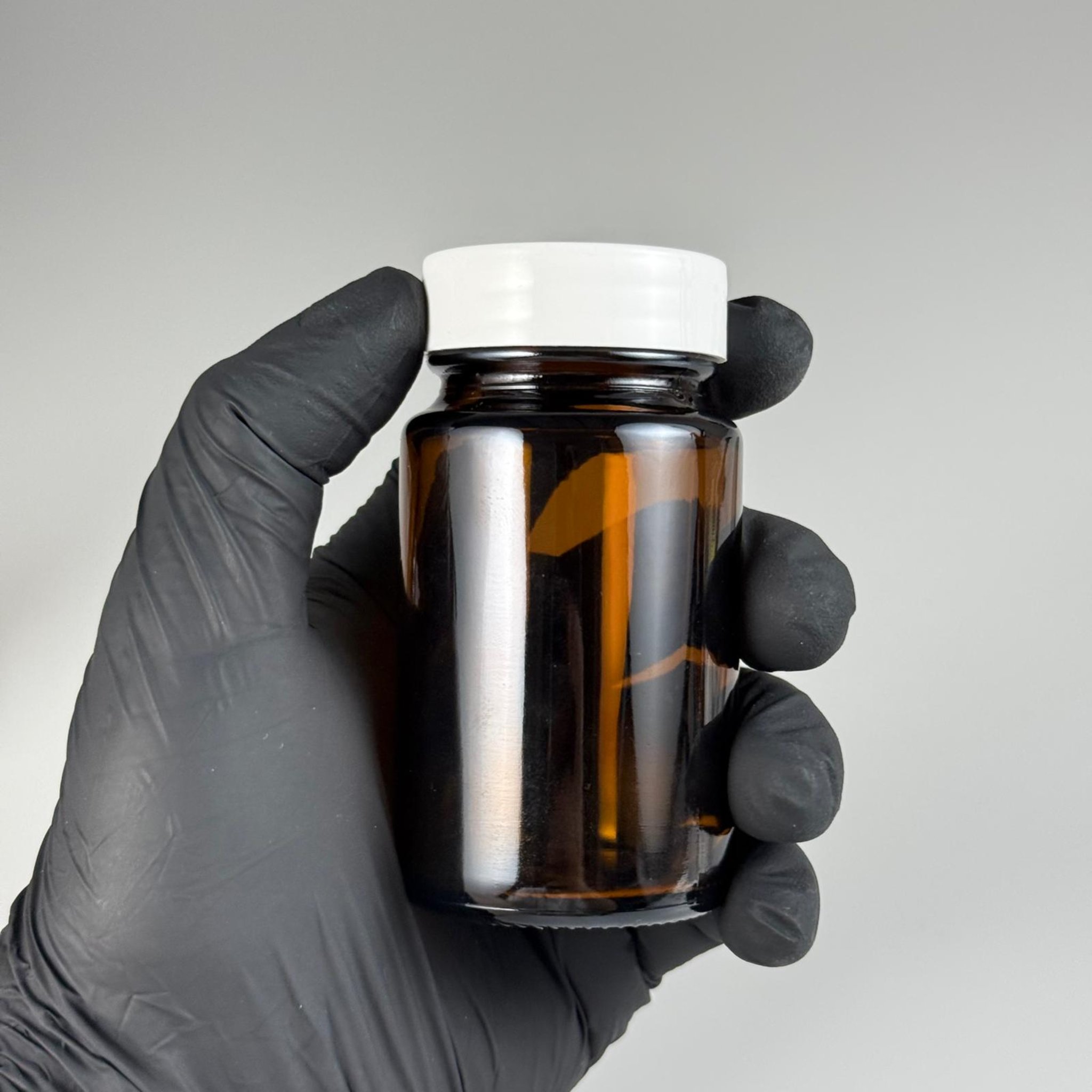 75 CC AMBER CAM TABLET ŞİŞESİ + BEYAZ PLASTİK KAPAKLI TAKIM - 75 ML KAPSÜL ŞİŞESİ - GENİŞ AĞIZLI İLAÇ ŞİŞESİ - TABLET KAVANOZU