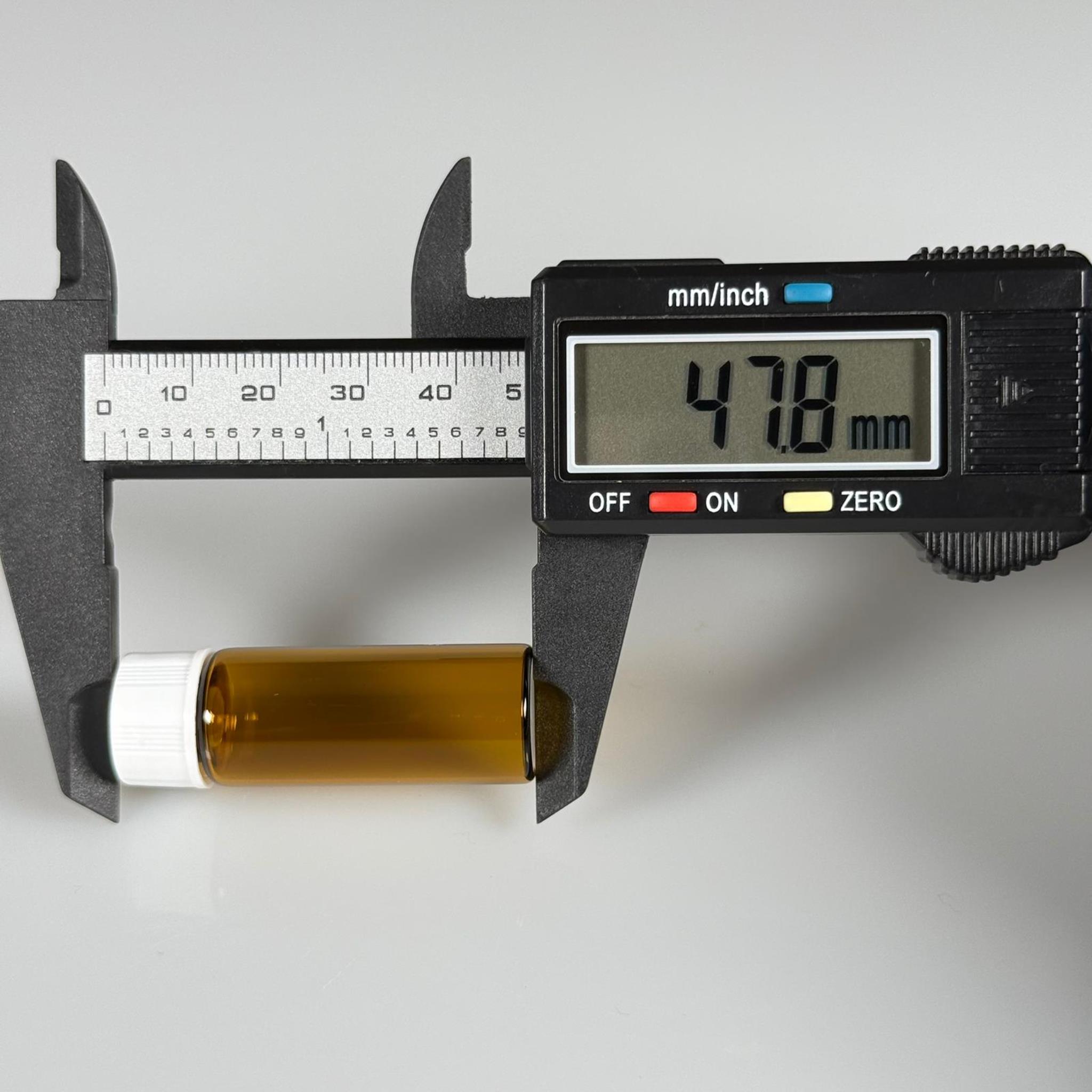 5 CC AMBER İNCE CAM ŞİŞE - BEYAZ KAPAKLI + İÇTEN DAMLALIKLI - 5 ML CAM ŞİŞE