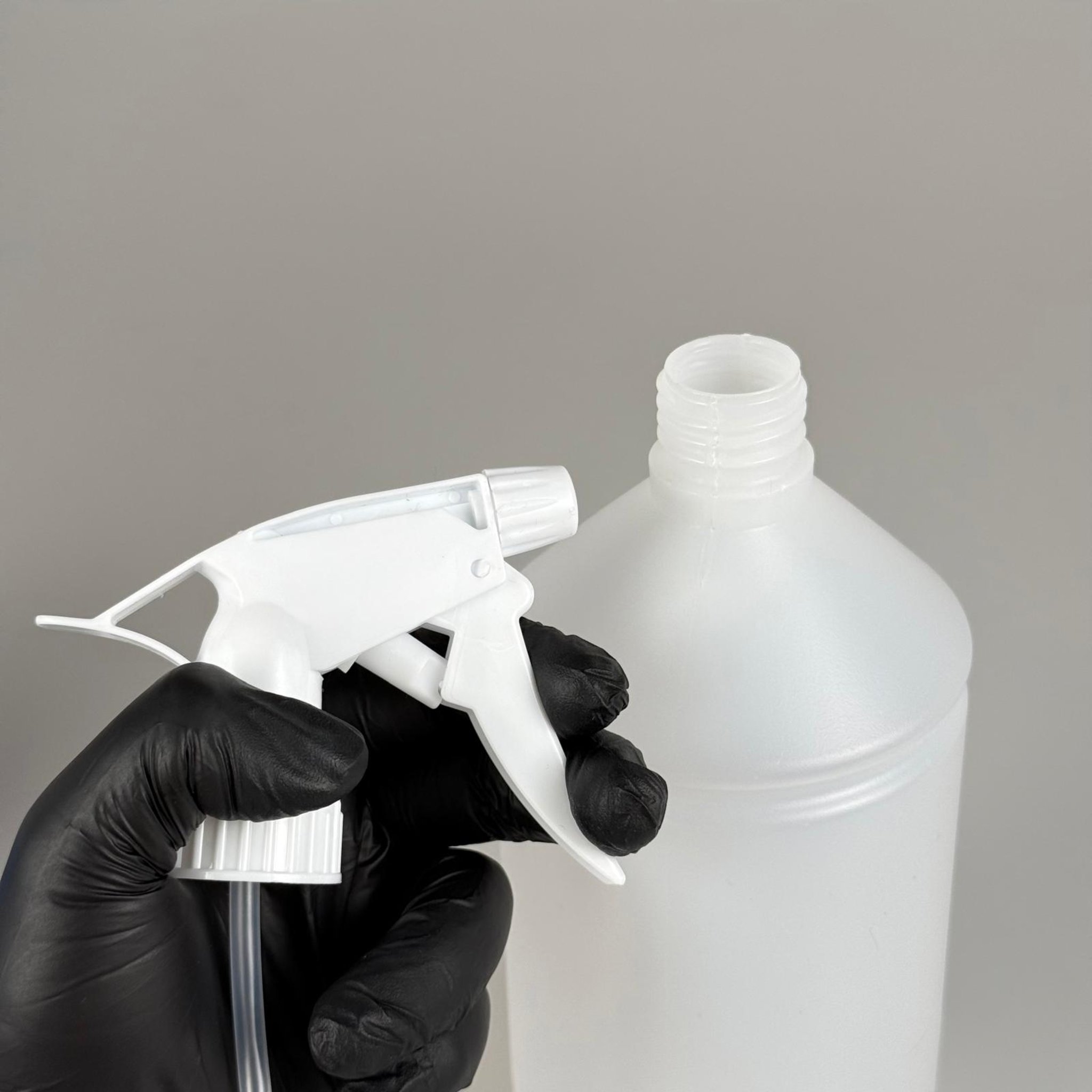 1000 CC TİNER ŞİŞESİ - BEYAZ DOZAJLI KİMYASALA DAYANIKLI TRİGER TETİK SPREYLİ - 1000 ML KİMYASALA DAYANIKLI PLASTİK ŞİŞE - 1 LT POLİETİLEN ŞİŞE