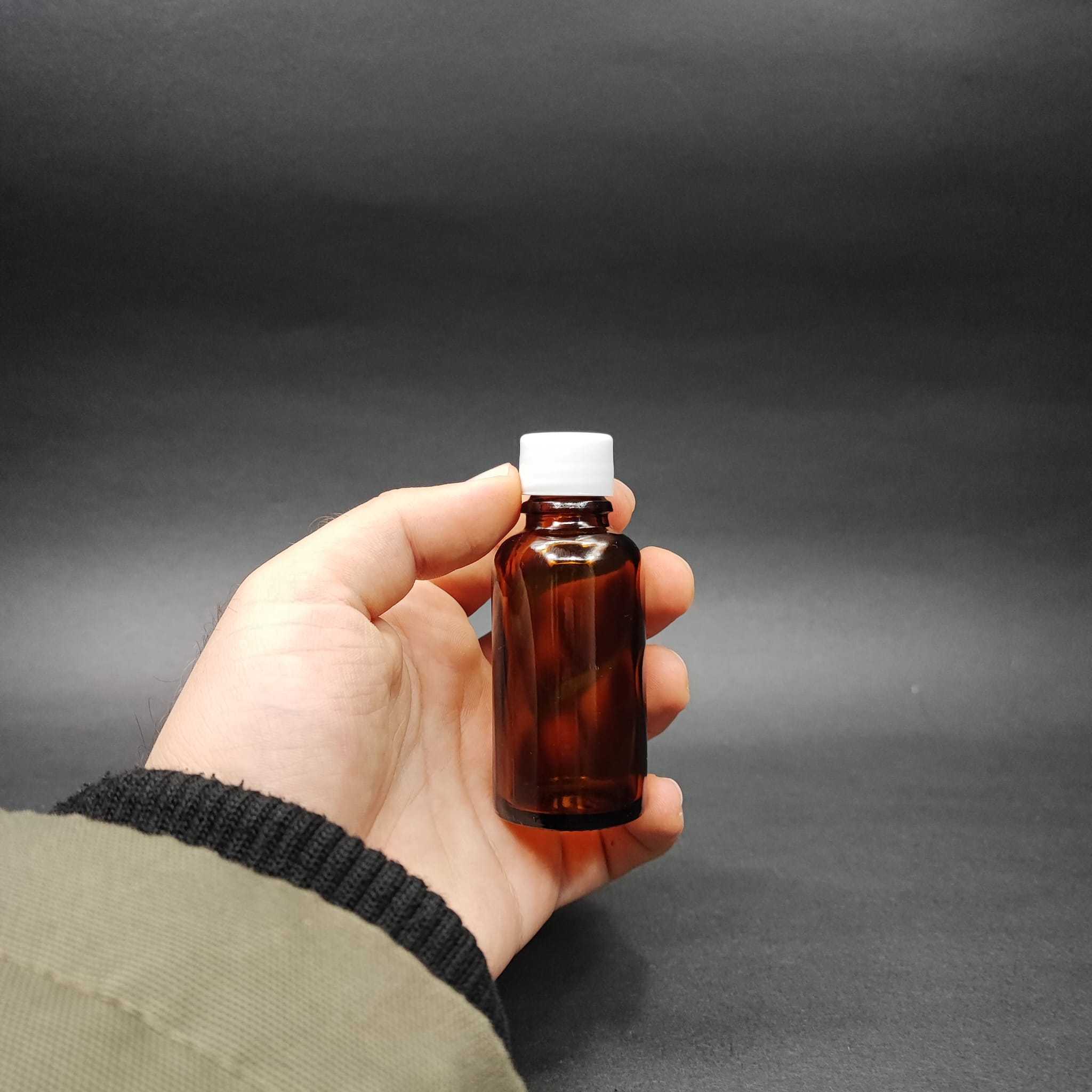 30 CC AMBER CAM ŞİŞE + KENDİNDEN CONTALI SIZDIRMAZ BEYAZ KAPAK - 30 ML KAPAKLI KAHVERENGİ CAM ŞİŞE