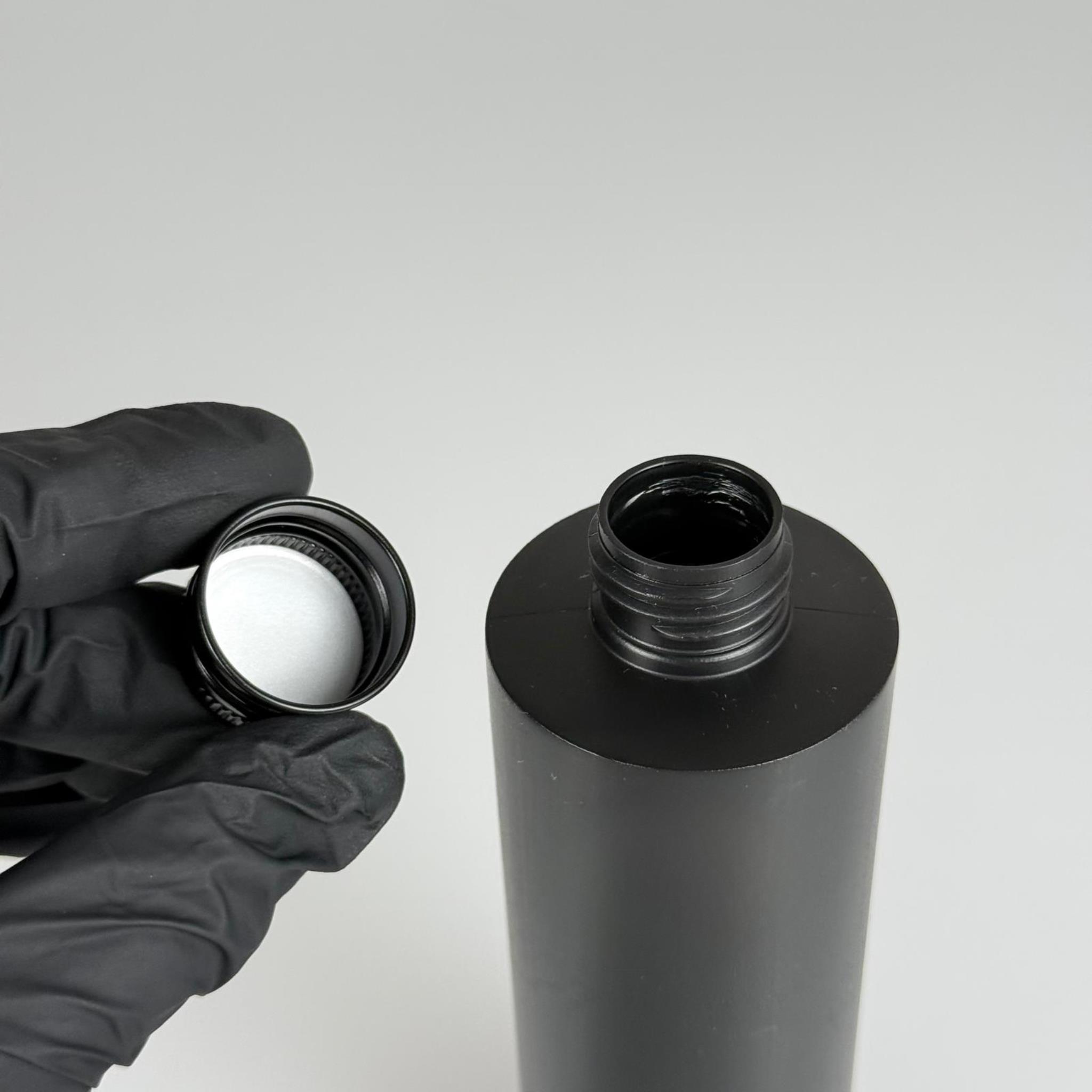 250 CC SİYAH SİLİNDİR MODEL MAT SERT POLİETİLEN ASETON ŞİŞESİ (24 AĞIZ) + KÖPÜK CONTALI SİYAH METAL ALÜMİNYUM KAPAK TAKIM - 250 ML KAPAKLI POLİETİLEN ŞİŞELER