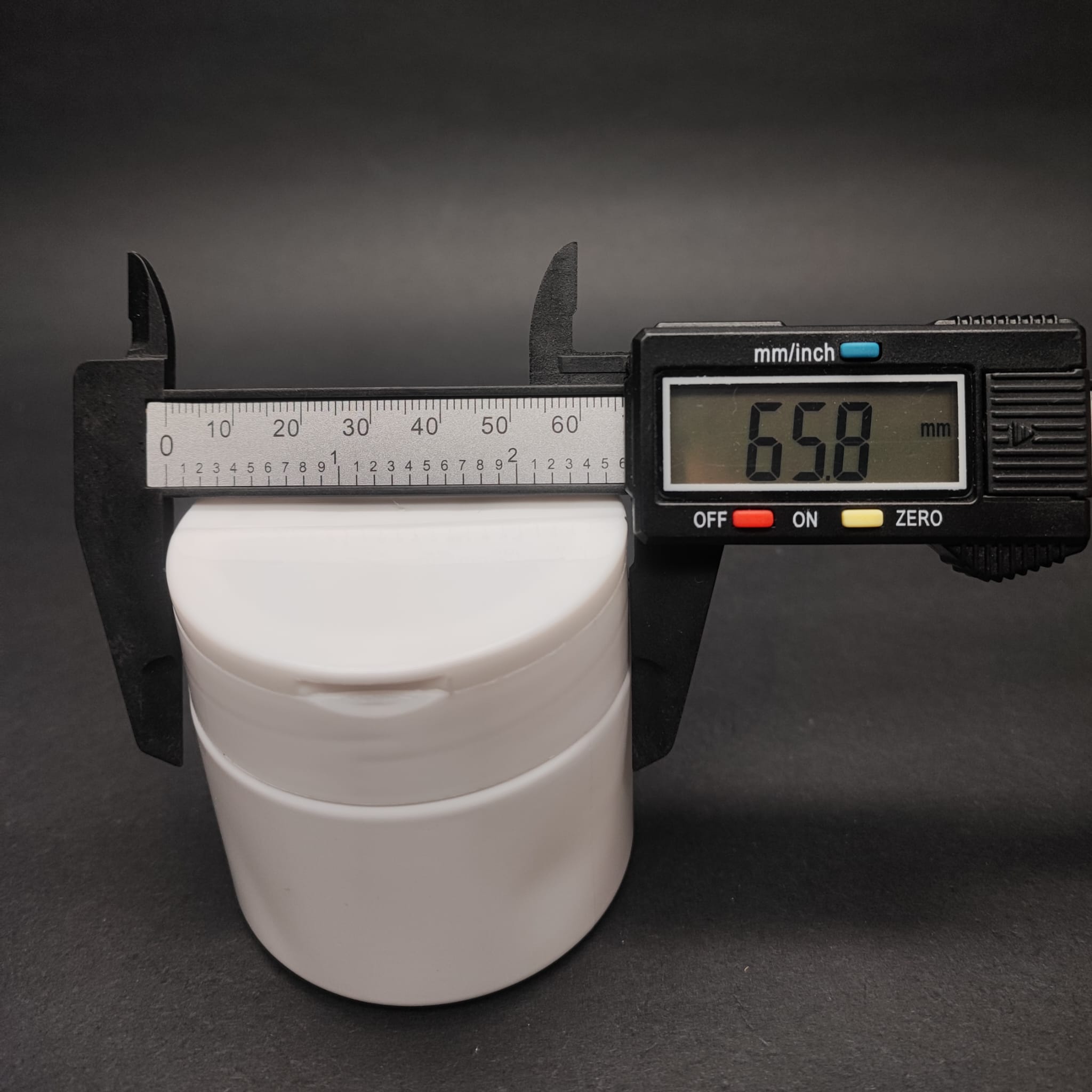 100 CC BEYAZ PET BAHARAT KAVANOZU - BEYAZ FLİPTOP BAHARAT KAPAKLI + SIZDIRMAZ KENDİNDEN YAPIŞKANLI KÖPÜK CONTALI -  toz kavanozu , baharat ambalajı , boş pudra şişesi . tuzluk , baharat düzenleyici set için kavanoz