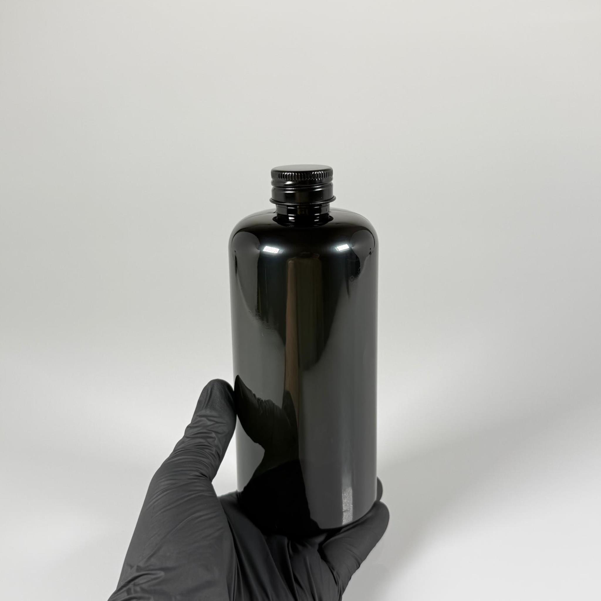 500 CC SİYAH UZUN SİLİNDİR PET ŞİŞE KALIN (26 GR) - SİYAH METAL ALÜMİNYUM KAPAKLI - 28 AĞIZ - 500 ML PET ŞİŞE