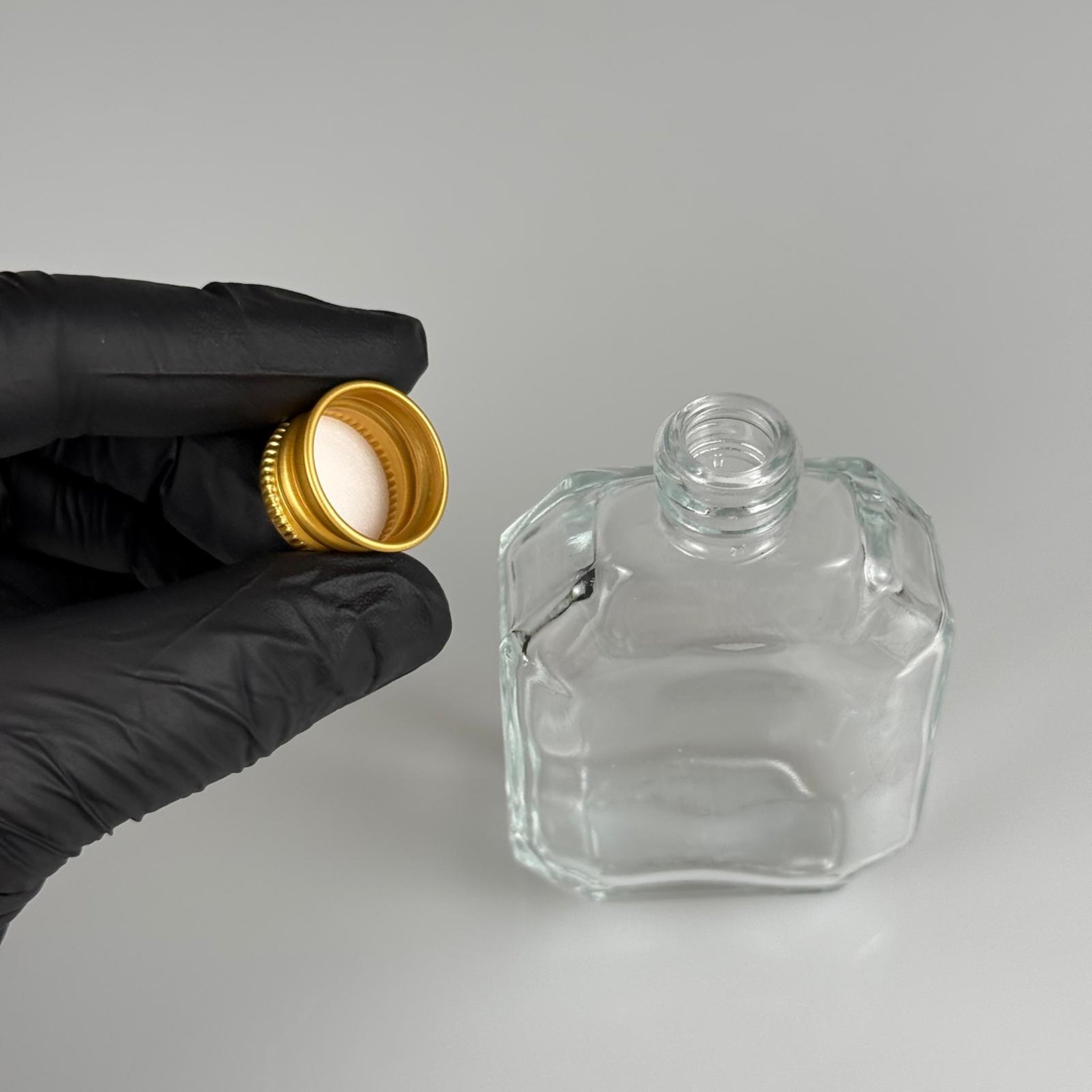 50 CC KAZABLANKA MODEL CAM ŞİŞE + GOLD ALÜMİNYUM METAL KAPAKLI TAKIM - 50 ML ŞEFFAF CAM ŞİŞE
