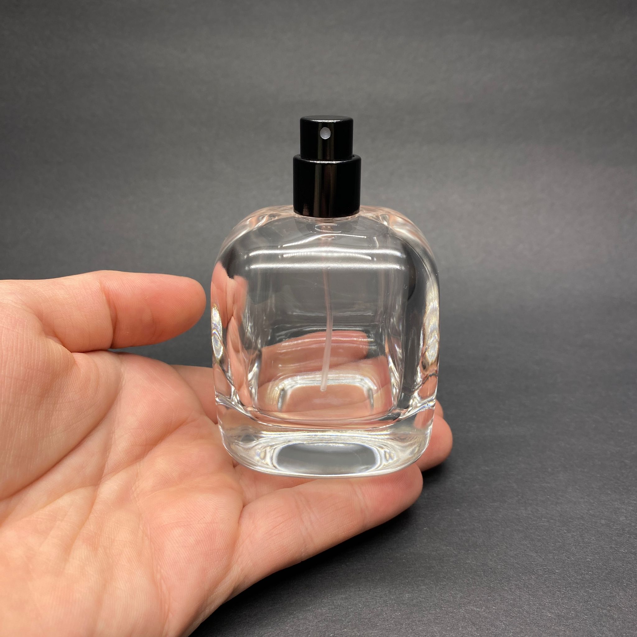 100 ML OVAL KARE MODEL CORE PARFÜM ŞİŞESİ - SİYAH METAL SPREYLİ (AĞIZ 15 MM GEÇME KOLAY KAPAMA)