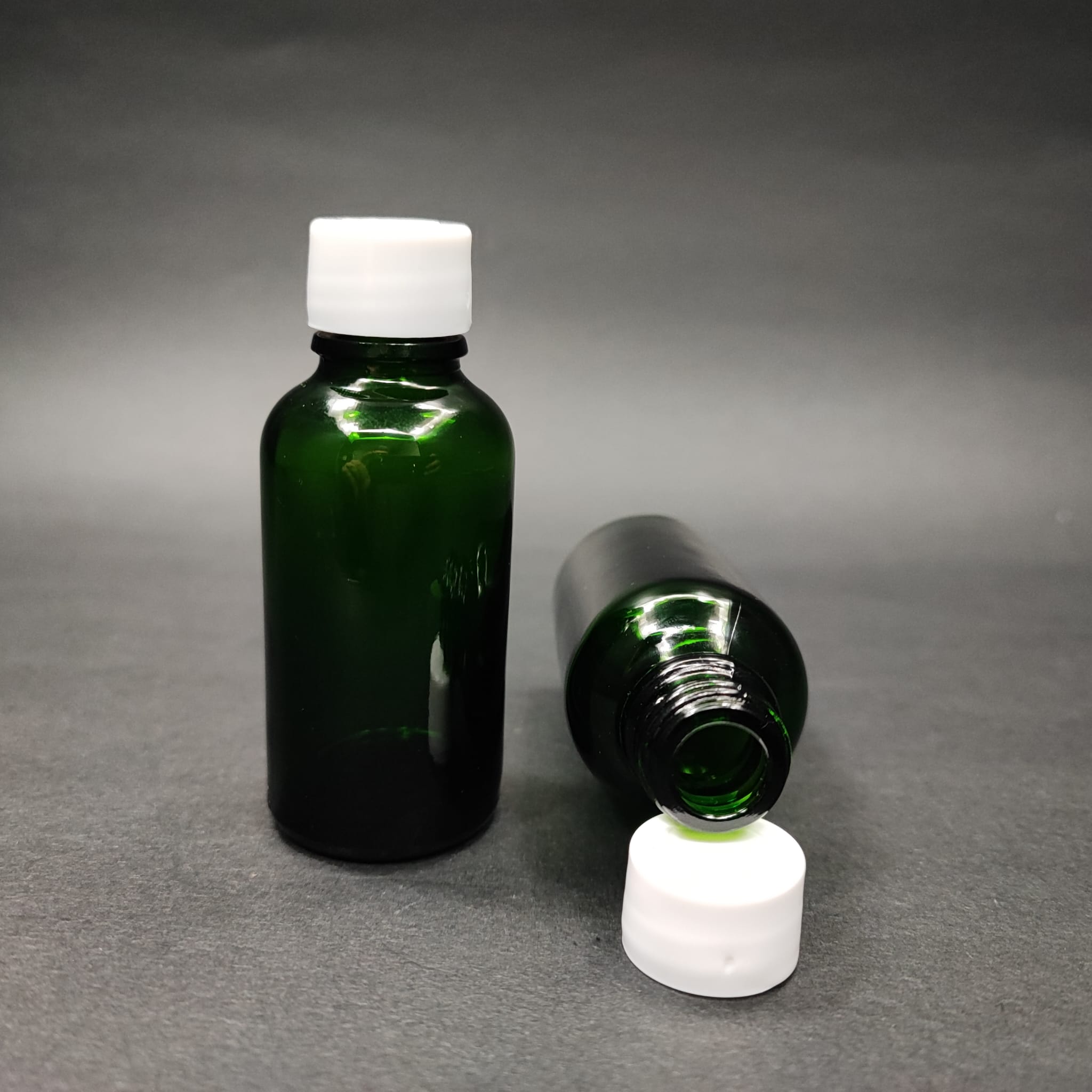 30 CC YEŞİL CAM ŞİŞE + KENDİNDEN CONTALI SIZDIRMAZ BEYAZ KAPAK - 30 ML KAPAKLI CAM ŞİŞE