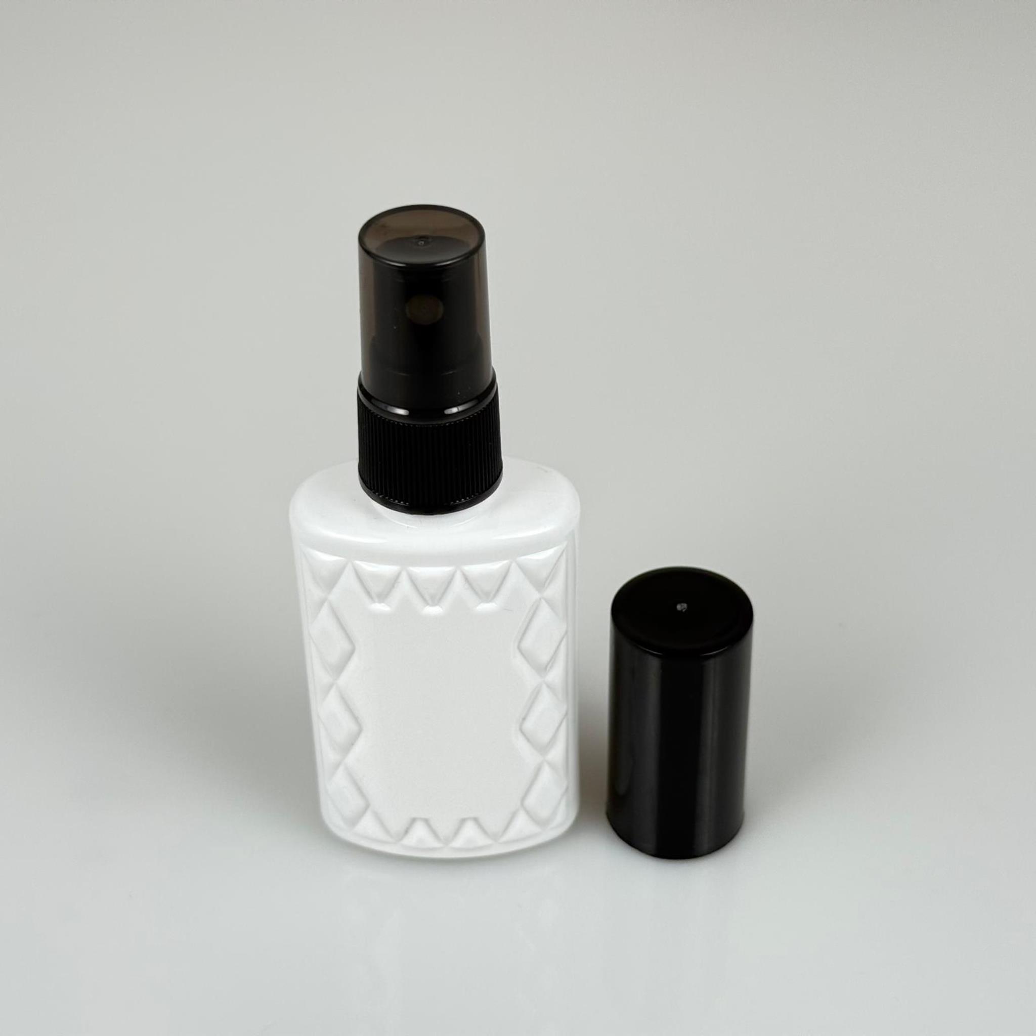 50 CC BEYAZ PET KÖŞELİ PARFÜM ŞİŞESİ  - SİYAH SPREYLİ - SİYAH KORUMA KAPAKLI - 50 ML PLASTİK PARFÜM - KOLONYA ŞİŞESİ