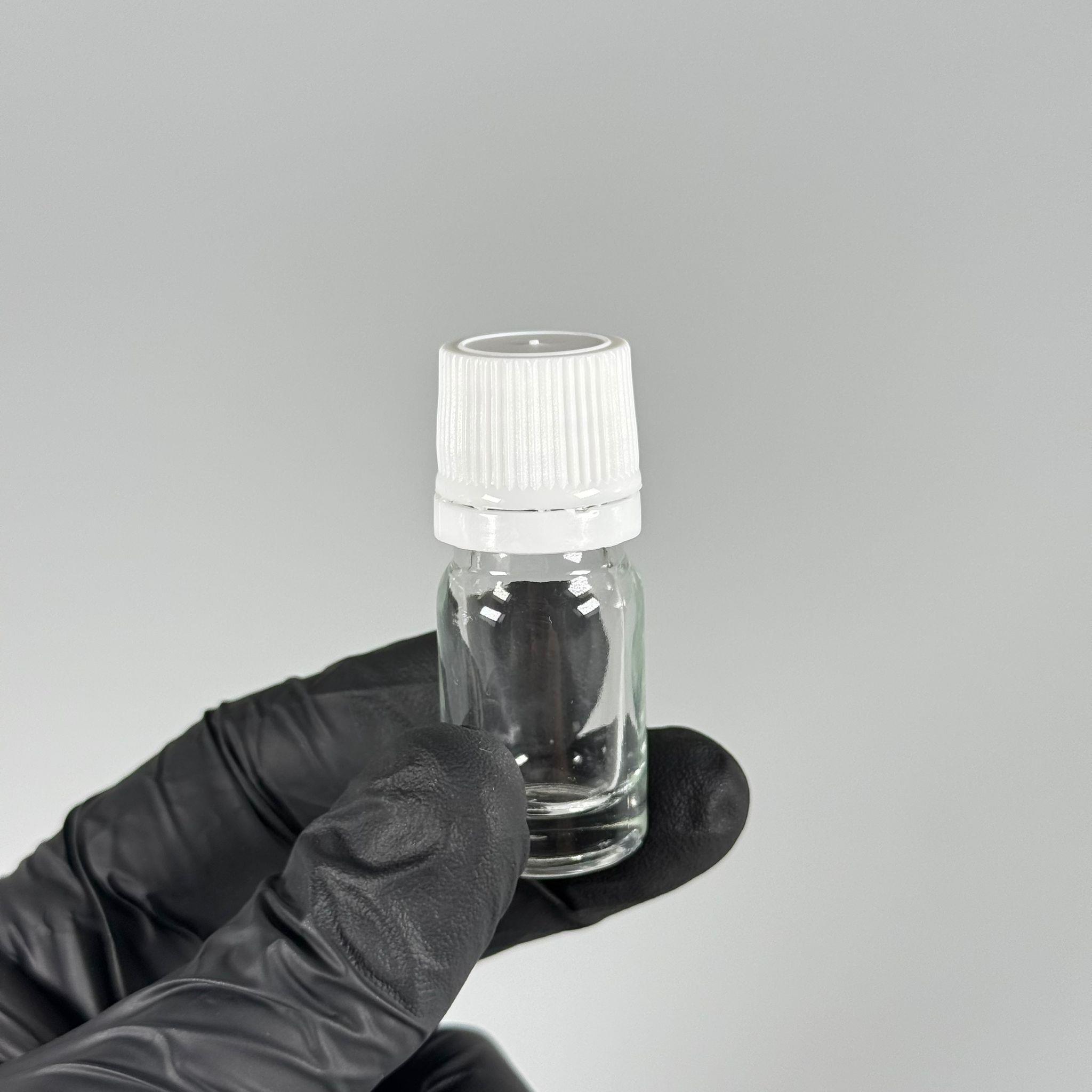 5 CC CAM ŞEFFAF  KİLİTLİ, KENDİNDEN CONTALI BEYAZ KAPAKLI - 5 ML DAR AĞIZLI İLAÇ ŞİŞESİ