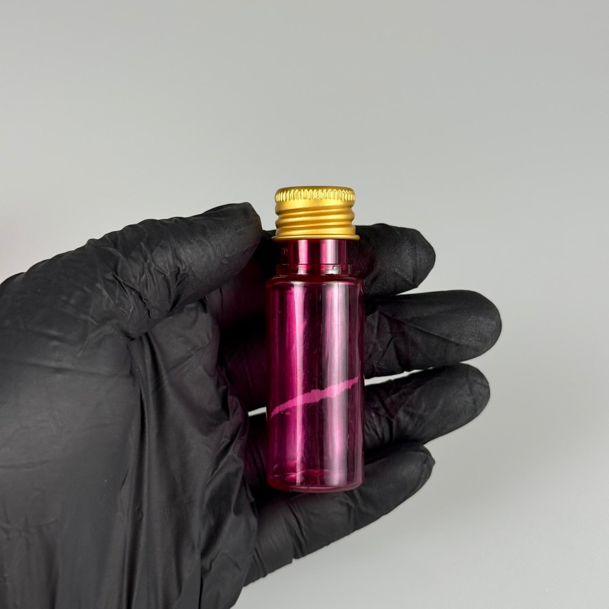 15 CC SİLİNDİR PEMBE PET ŞİŞE + KÖPÜK CONTALI GOLD ALÜMİNYUM METAL KAPAKLI + DAMLALIKLI KOLONYA TIPALI TAKIML - 15 ML PEMBE PET ŞİŞE