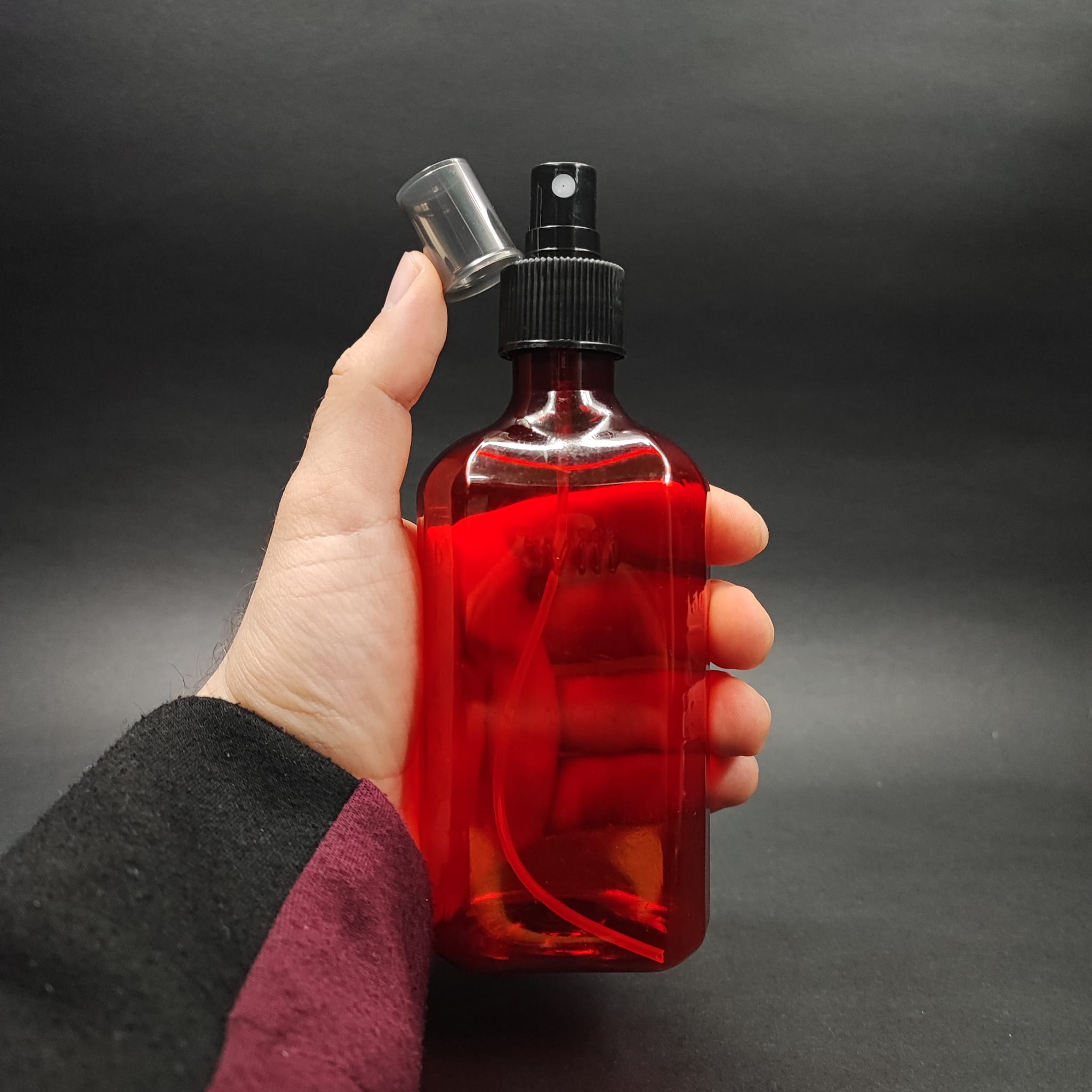 200 CC ÖLÇEKLİ PET ŞİŞE - SİYAH PARMAK SPREYLİ - 200 ML VE OZ ÖLÇÜLÜ KIRMIZI PET ŞİŞE