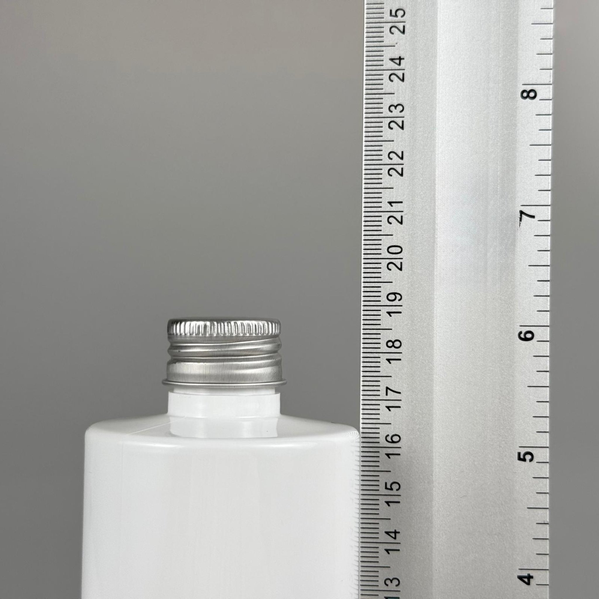 400 CC BEYAZ KÜT BOYUNLU SİLİNDİR PET ŞİŞE (30 GR - 24 AĞIZ ) + KÖPÜK CONTALI GÜMÜŞ METAL ALÜMİNYUM KAPAKLI + KOLONYA TIPALI TAKIM - 400 ML  KAPAKLI BEYAZ PLASTİK ŞİŞELER