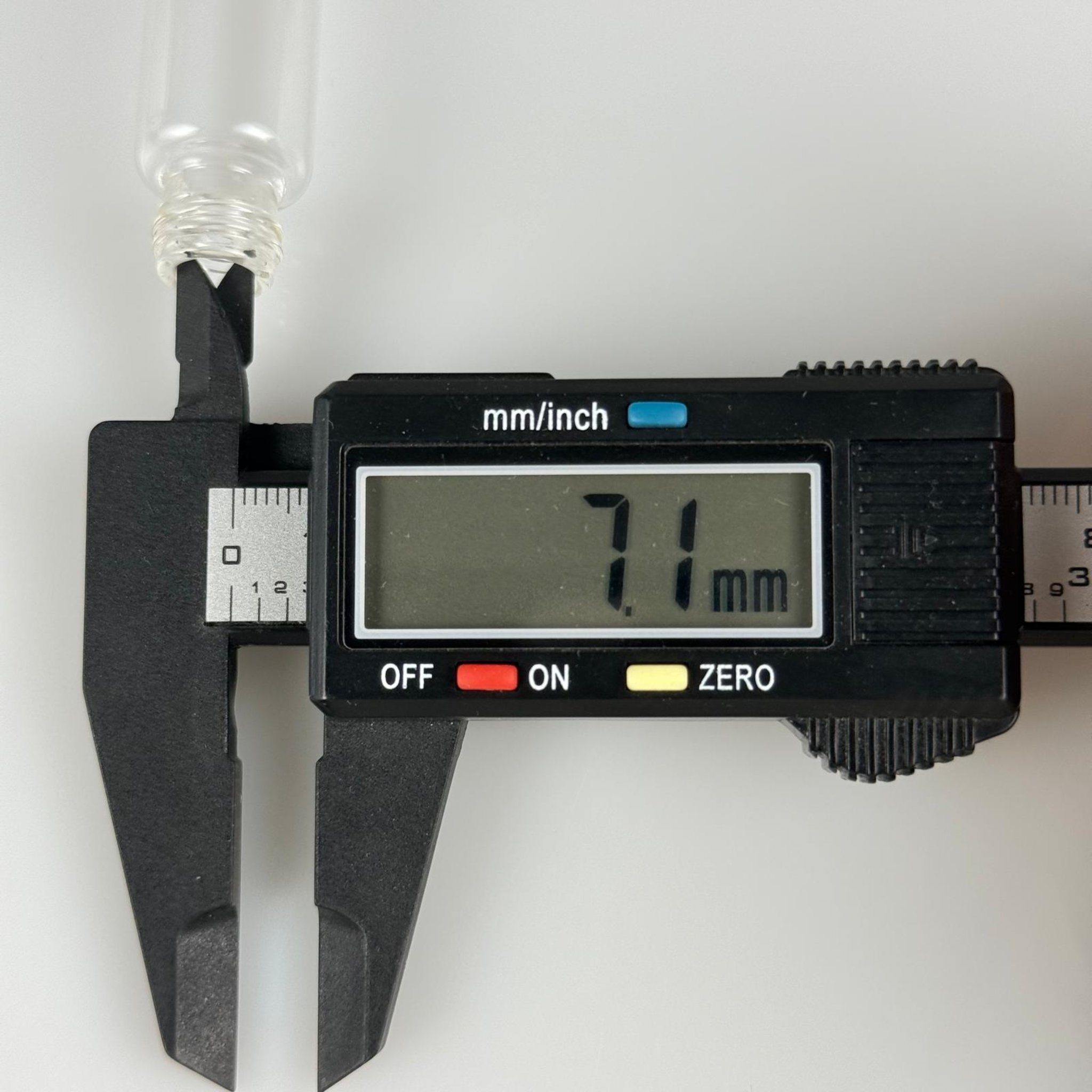 15 CC ŞEFFAF İNCE CAM ŞİŞE - 14 MM VİDALI AĞIZ - KAPAKSIZ 15 ML CAM ŞİŞE