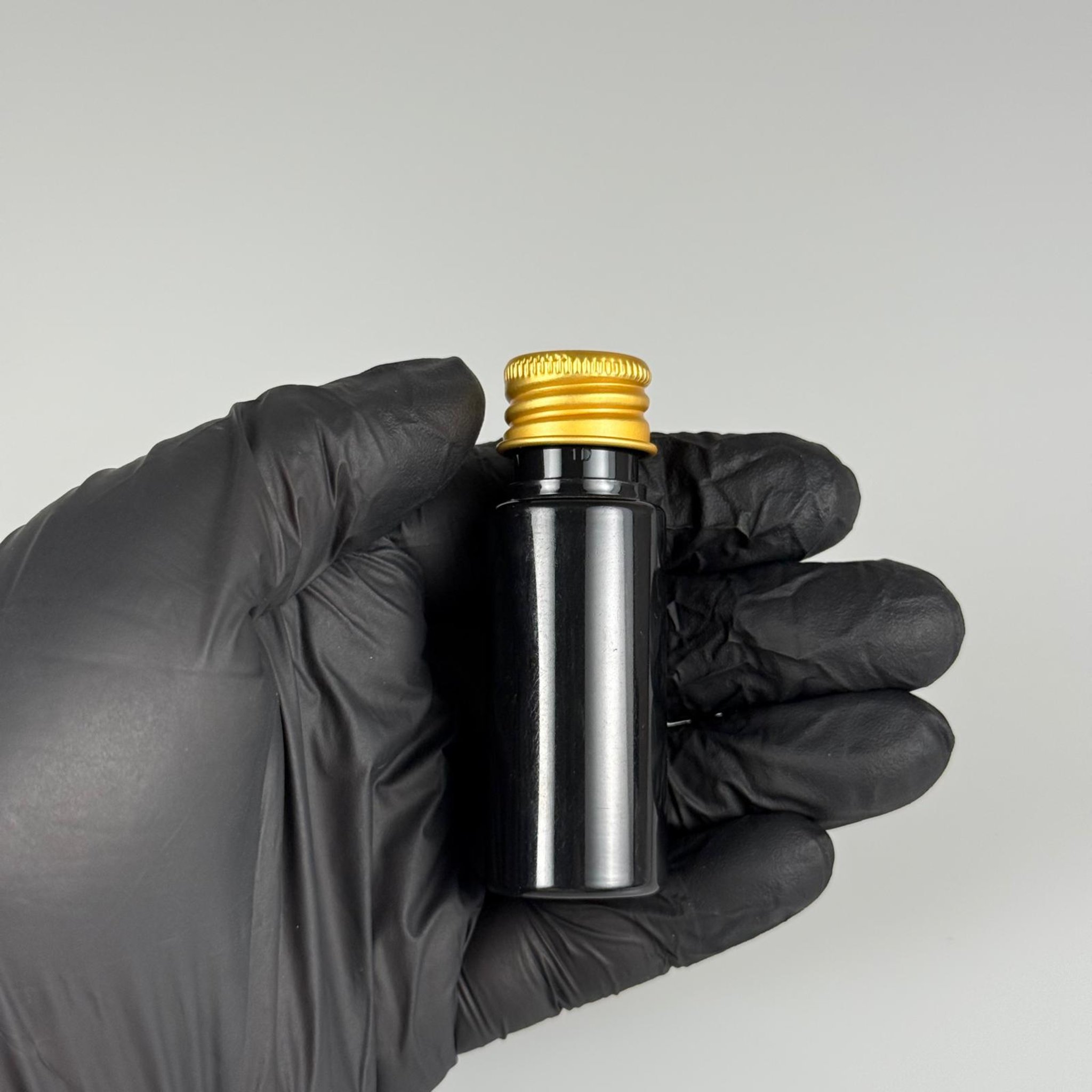 15 CC SİYAH SİLİNDİR PET ŞİŞE + KÖPÜK CONTALI GOLD ALÜMİNYUM METAL KAPAKLI TAKIML - 15 ML SİYAH PET ŞİŞE