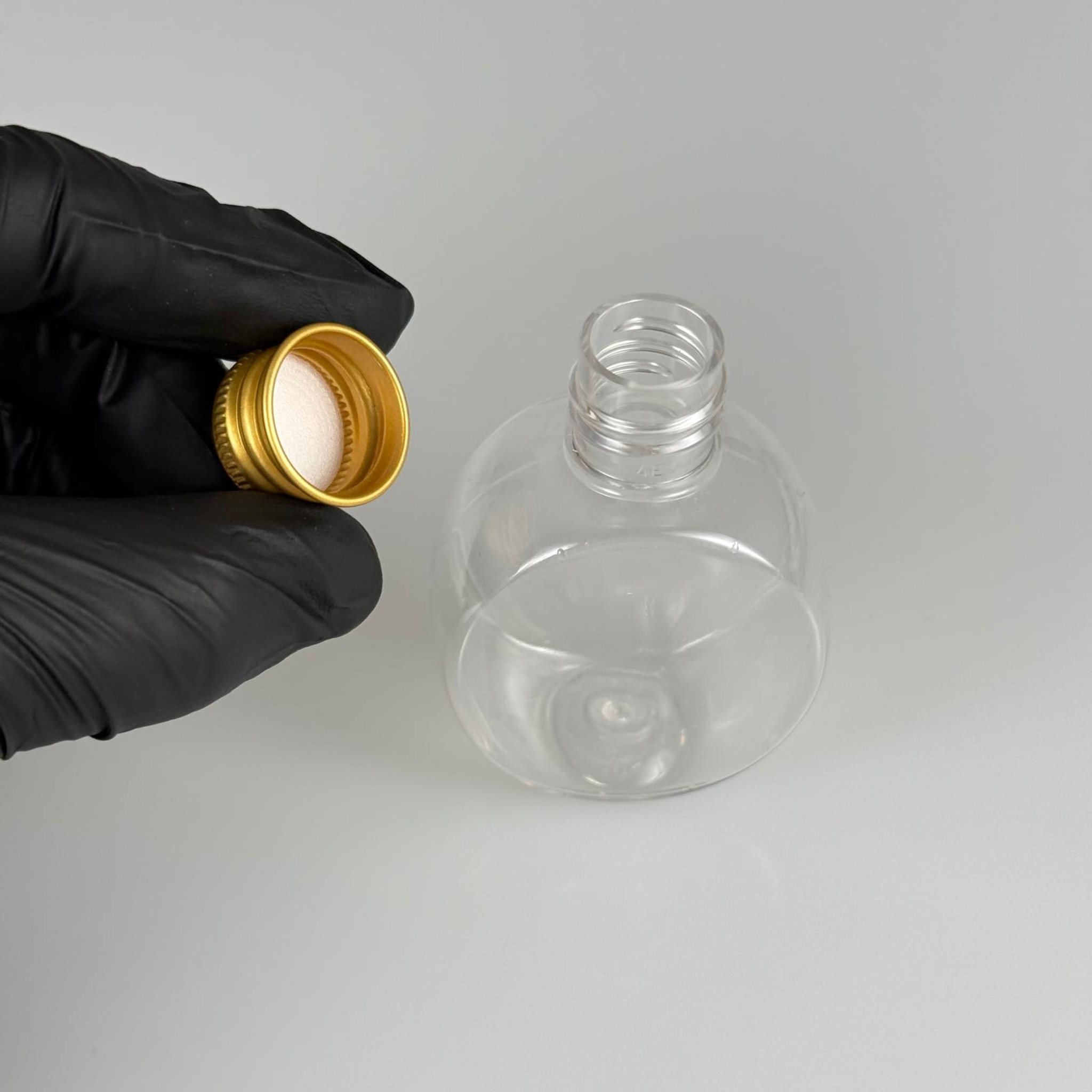 40 CC YUVARLAK TOP PET ŞİŞE - KÖPÜK CONTALI GOLD ALÜMİNYUM METAL KAPAKLI TAKIM - 40 ML ŞEFFAF PET ŞİŞE