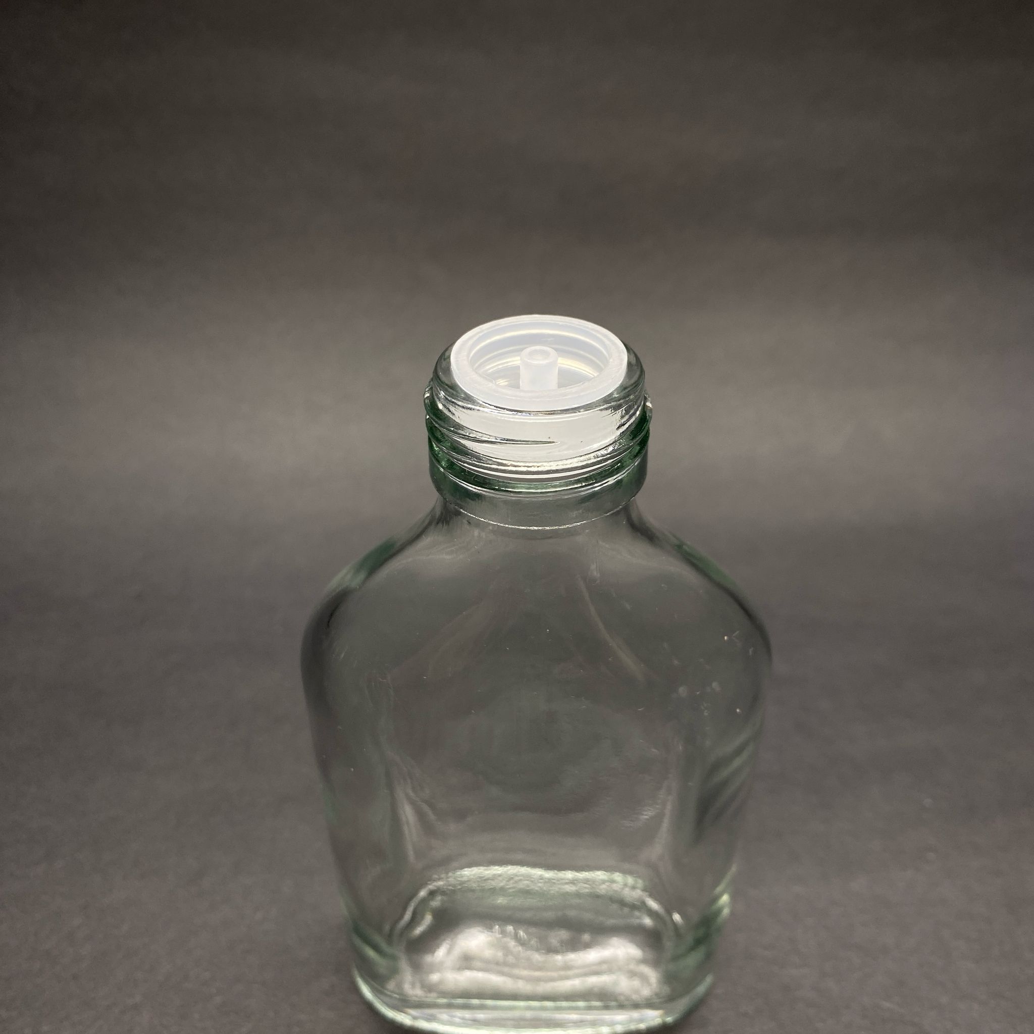 100 CC YASSI LÜX KOLONYA CAM ŞİŞE - BEYAZ KAPAKLI + KOLONYA TIPALI - 100 ML KAPAKLI CAM KOLONYA ŞİŞESİ