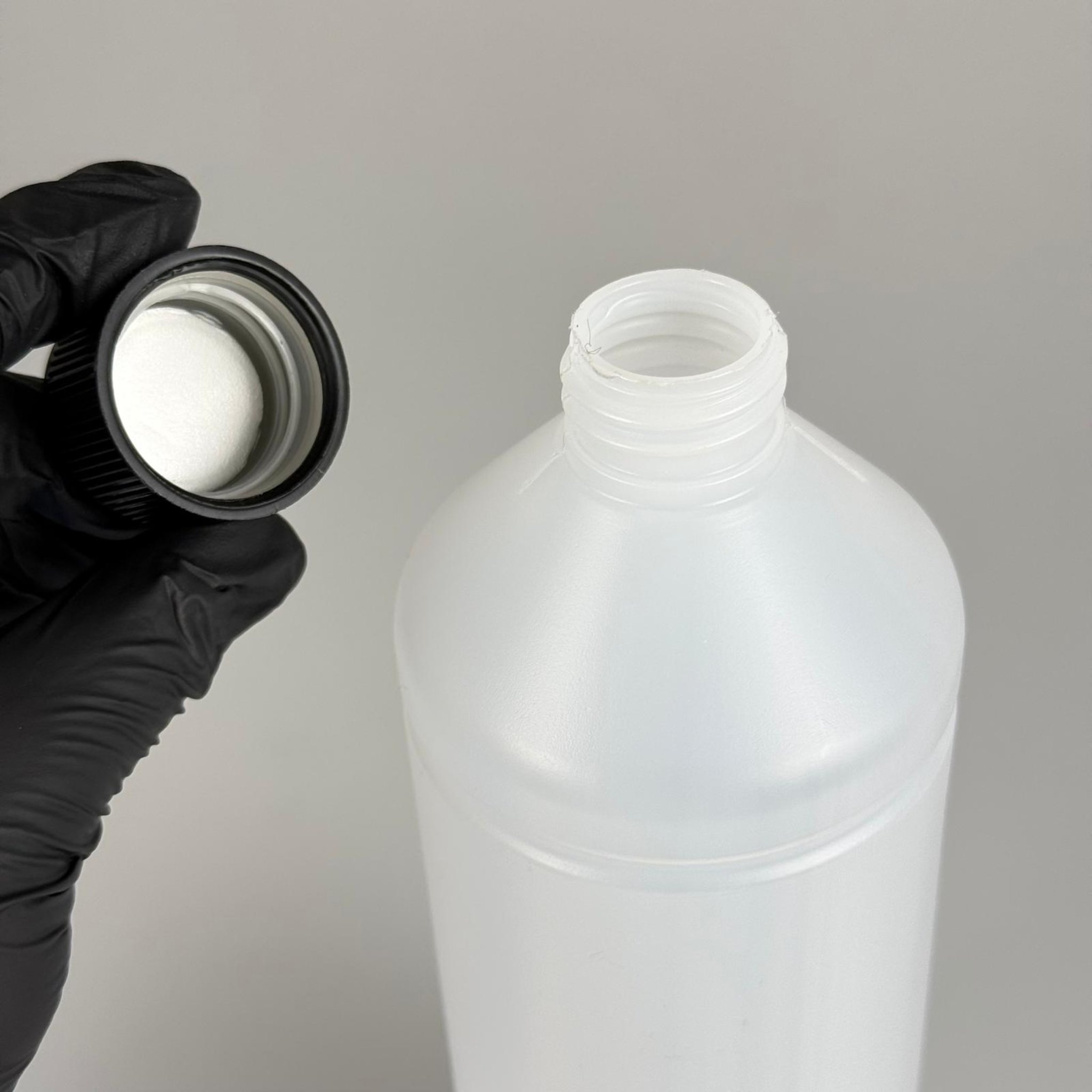1 LİTRE TİNER ŞİŞESİ - SİYAH ÇOCUK KİLİTLİ KAPAKLI - 1000 ML KİMYASALA DAYANIKLI PLASTİK ŞİŞE - 1 LT POLİETİLEN ŞİŞE UZUN