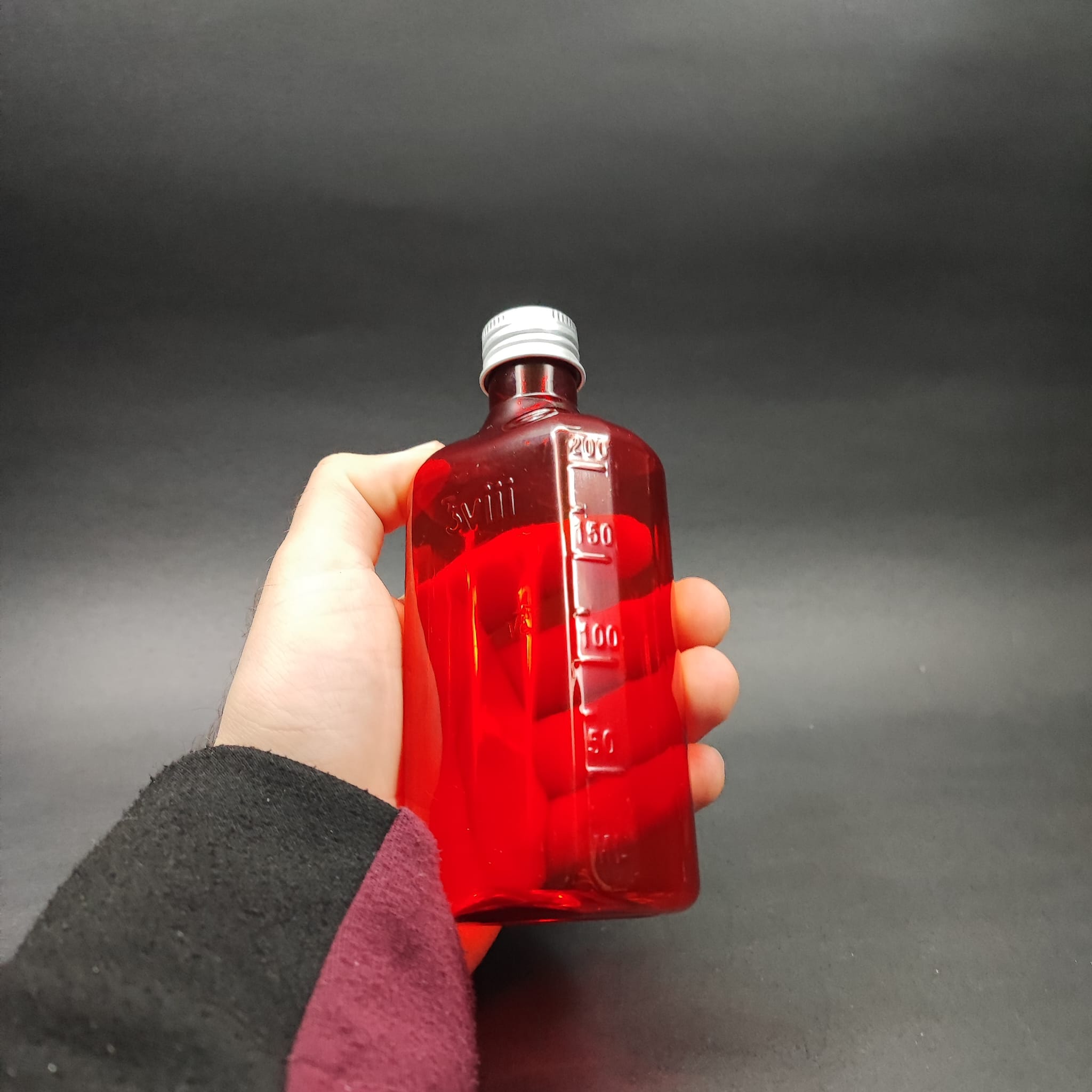 200 CC ÖLÇEKLİ PET ŞİŞE - GÜMÜŞ METAL KAPAKLI - 200 ML VE OZ ÖLÇÜLÜ KIRMIZI PET ŞİŞE
