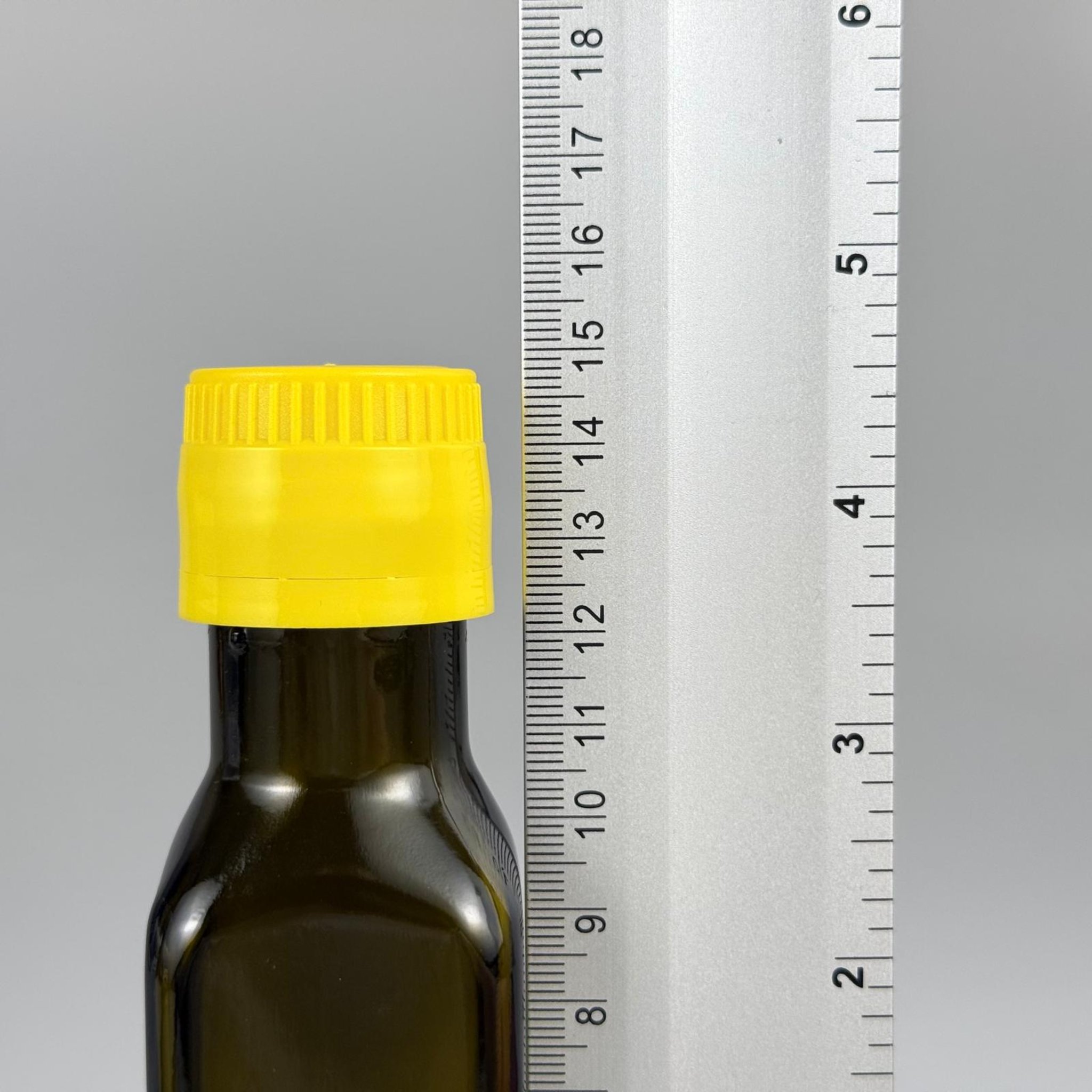 100 CC MARASKA CAM ŞİŞE KOYU YEŞİL (31 MM AĞIZ) - AKITICILI SARI KİLİTLİ KAPAKLI - 100 ML KÖŞELİ KARE MARASCA YAĞ VE SOS ŞİŞELERİ