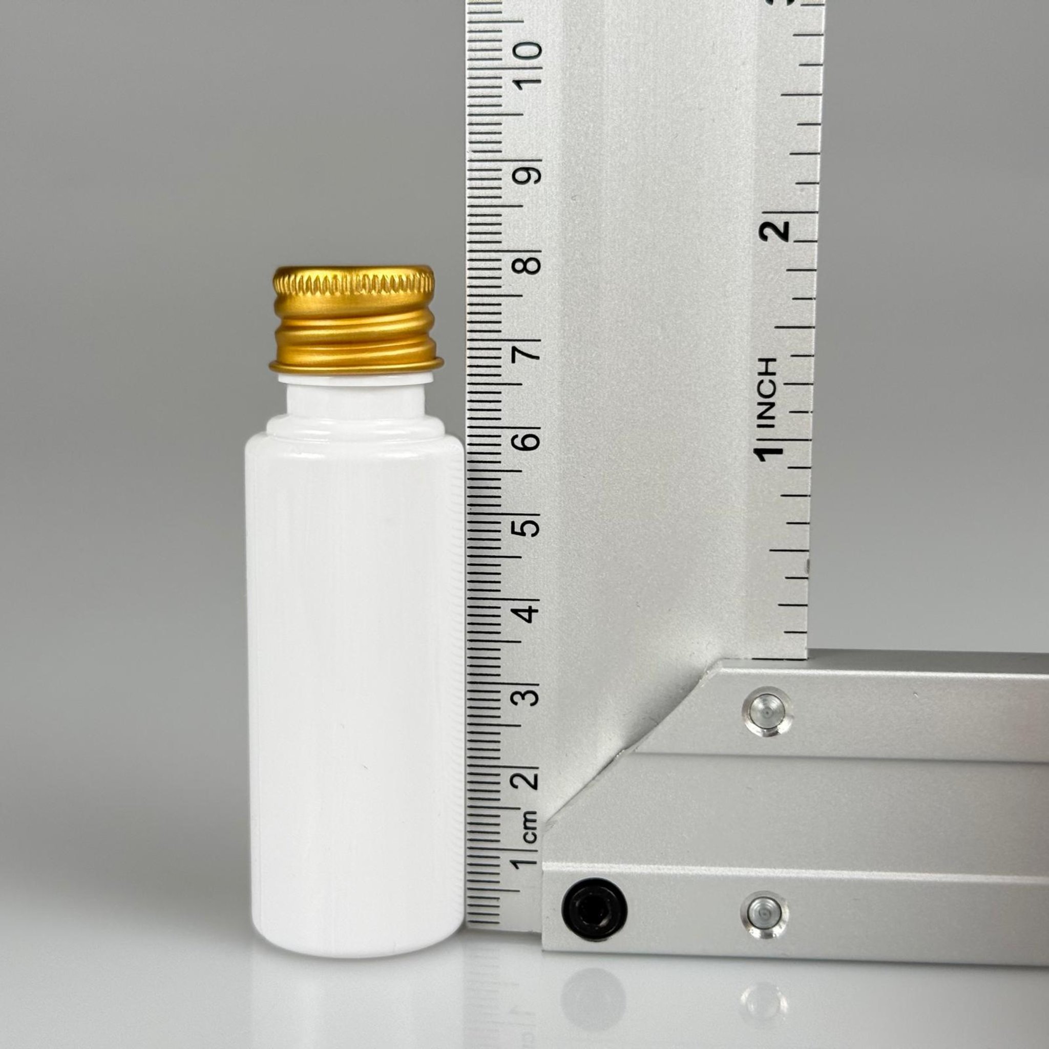 30 CC BEYAZ PET SHOT ŞİŞE - KÖPÜK CONTALI GOLD ALÜMİNYUM METAL KAPAKLI + DAMLALIKLI KOLONYA TIPALI TAKIM - 30 ML PLASTİK ŞİŞE