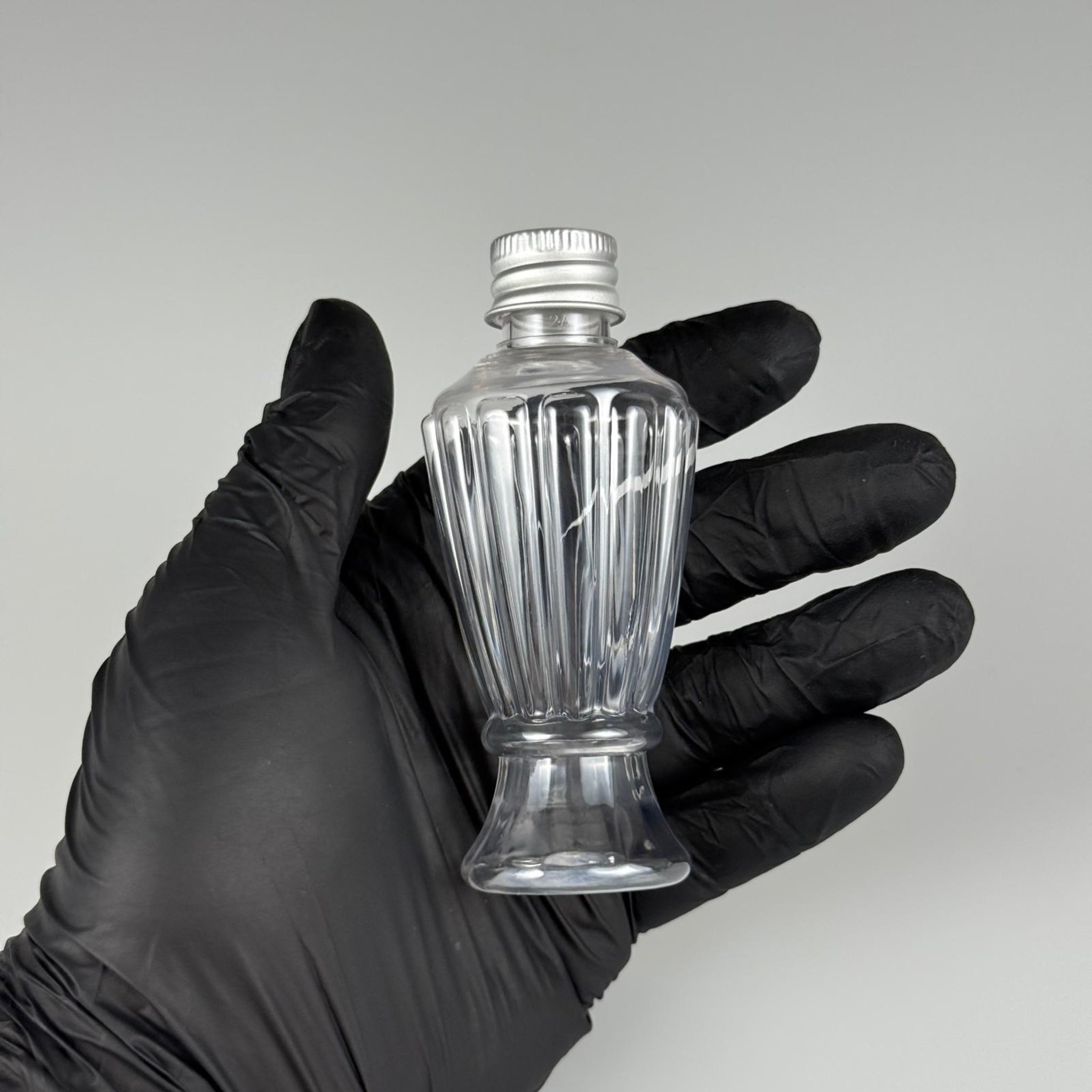 50 CC MİNİ VAZO HÜRREM PET ŞİŞE + KÖPÜK CONTALI GÜMÜŞ ALÜMİNYUM METAL KAPAKLI TAKIM - 50 ML PLASTİK CAMPET ŞİŞE