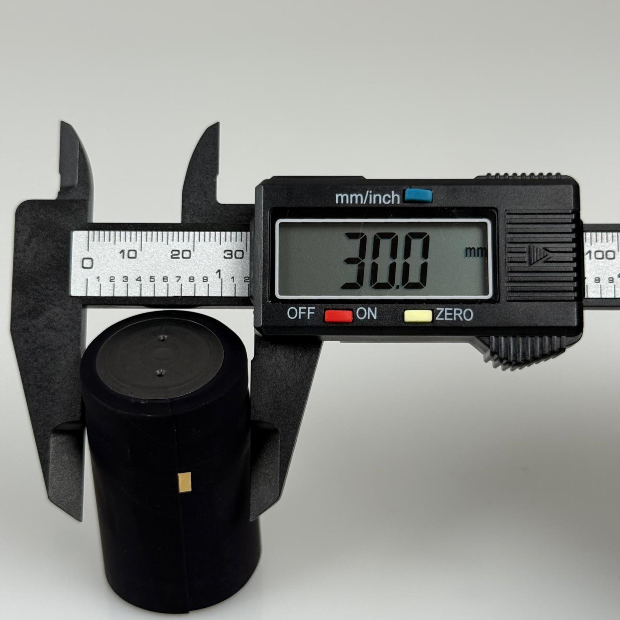 30X50 KAPŞON SİYAH (28 ÇAKMA AĞIZ YAĞ ŞİŞELERİ VE SİRKE ŞİŞELERİ İÇİN)