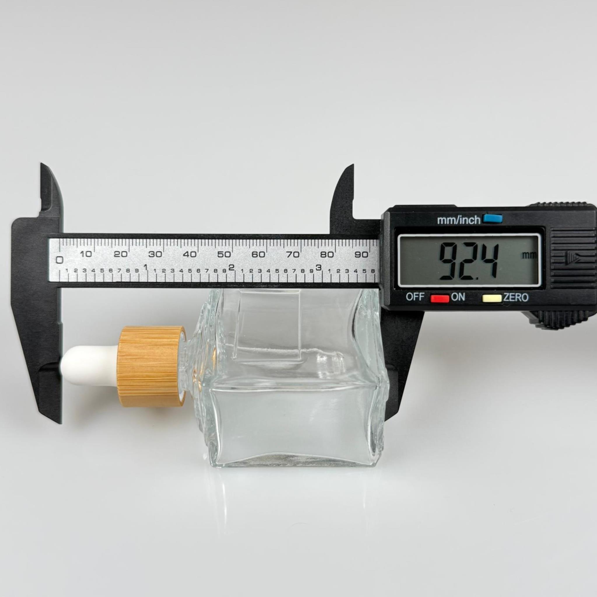 50 CC KÖŞELİ PRİZMA PRESTİJLİ CAM DAMLALIKLI ŞİŞE - BEYAZ EMZİK - AHŞAP BAMBU KAPAK - 50 ML CAM DAMLALIKLI ŞİŞE - DAMLALIKLI BOŞ ŞİŞE