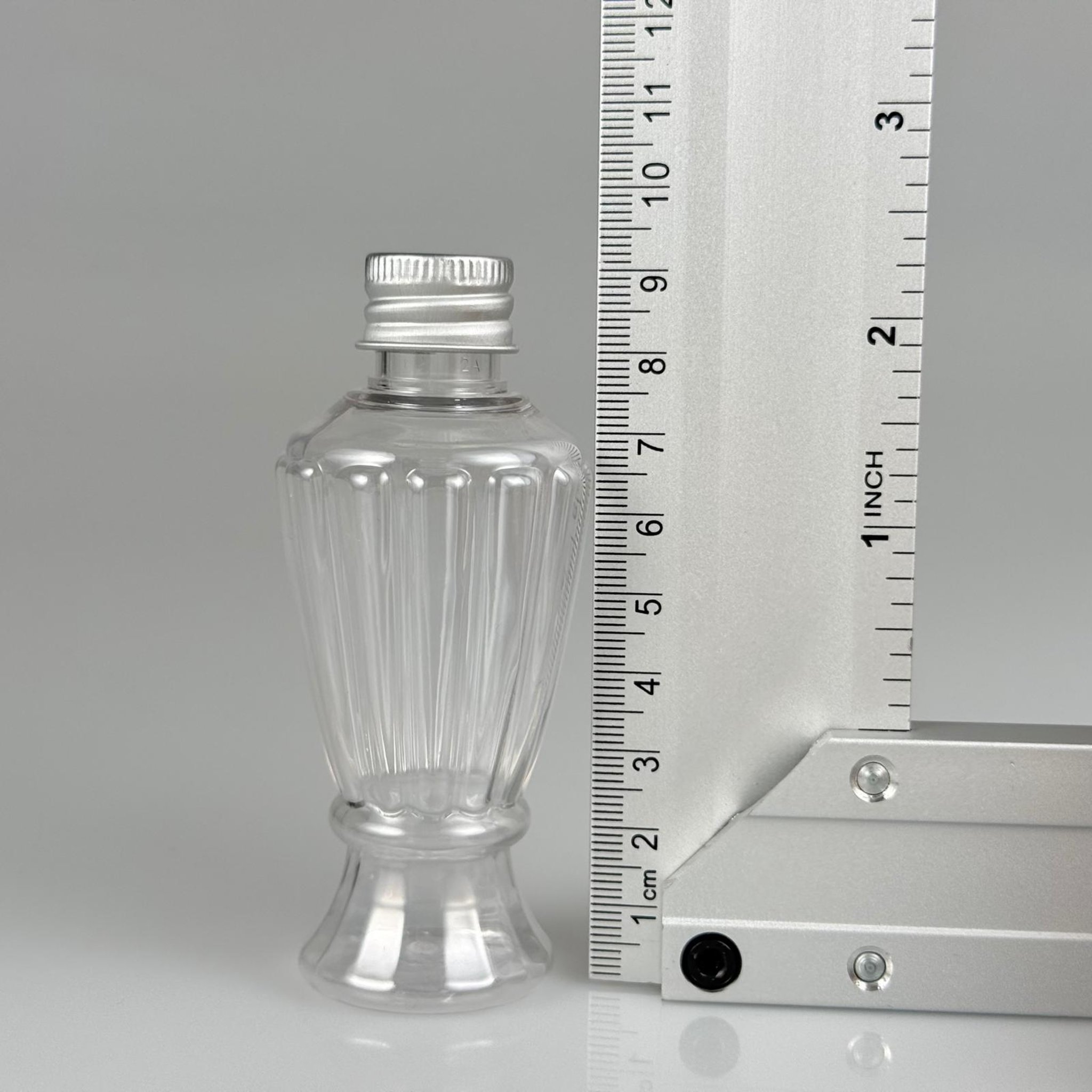 50 CC MİNİ VAZO HÜRREM PET ŞİŞE + KÖPÜK CONTALI GÜMÜŞ ALÜMİNYUM METAL KAPAKLI TAKIM - 50 ML PLASTİK CAMPET ŞİŞE