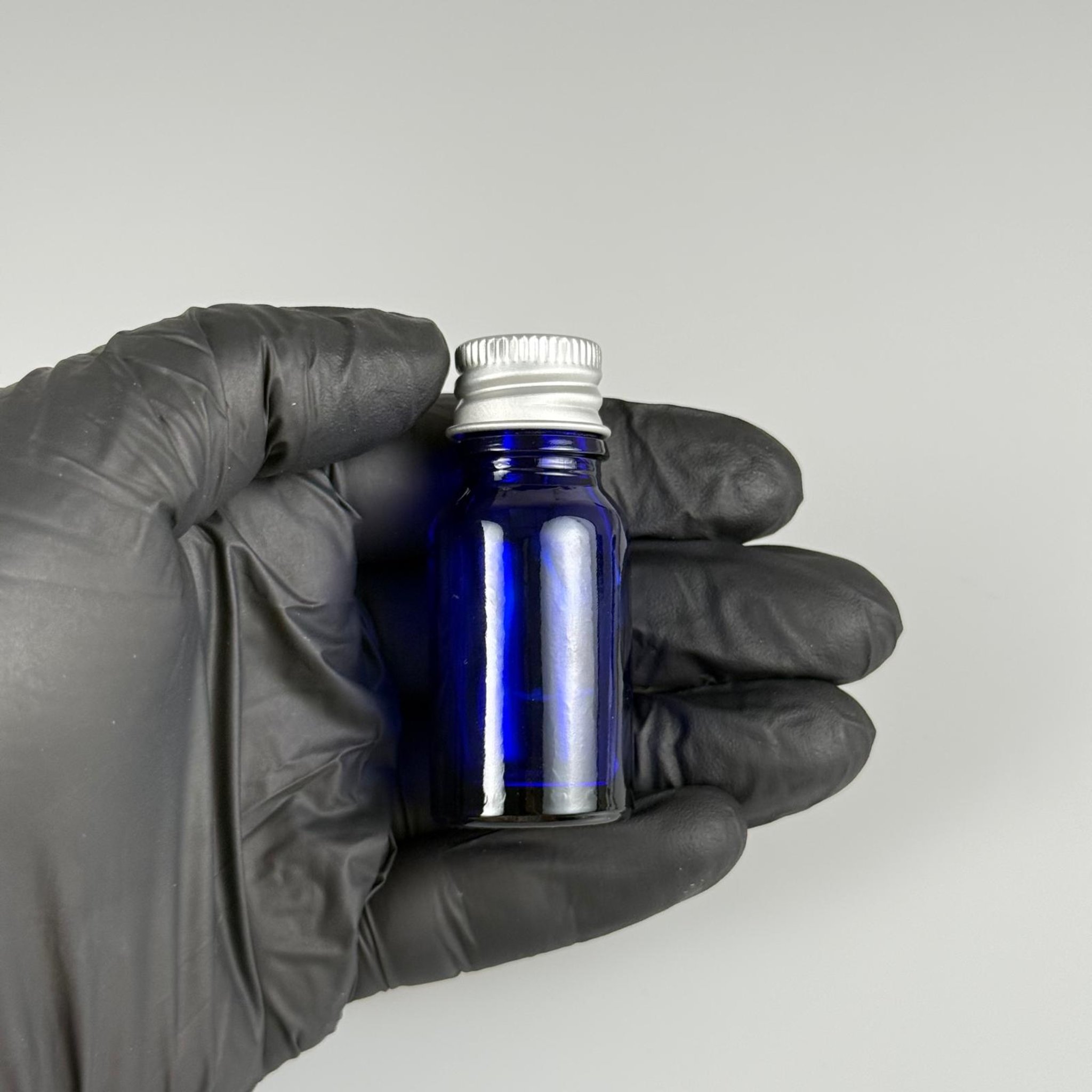 10 CC MAVİ CAM ŞİŞE + KÖPÜK CONTALI GÜMÜŞ ALÜMİNYUM METAL KAPAKLI TAKIM - 10 ML MAVİ CAM ŞİŞE