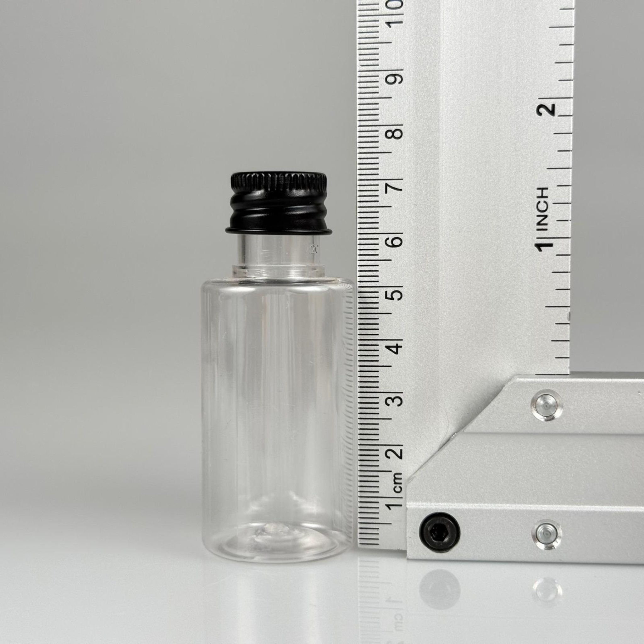 30 CC SİLİNDİR KISA MODEL PET ŞİŞE - KÖPÜK CONTALI SİYAH ALÜMİNYUM METAL KAPAKLI + KÖR TIPALII TAKIM - 30 ML ŞEFFAF PET ŞİŞE