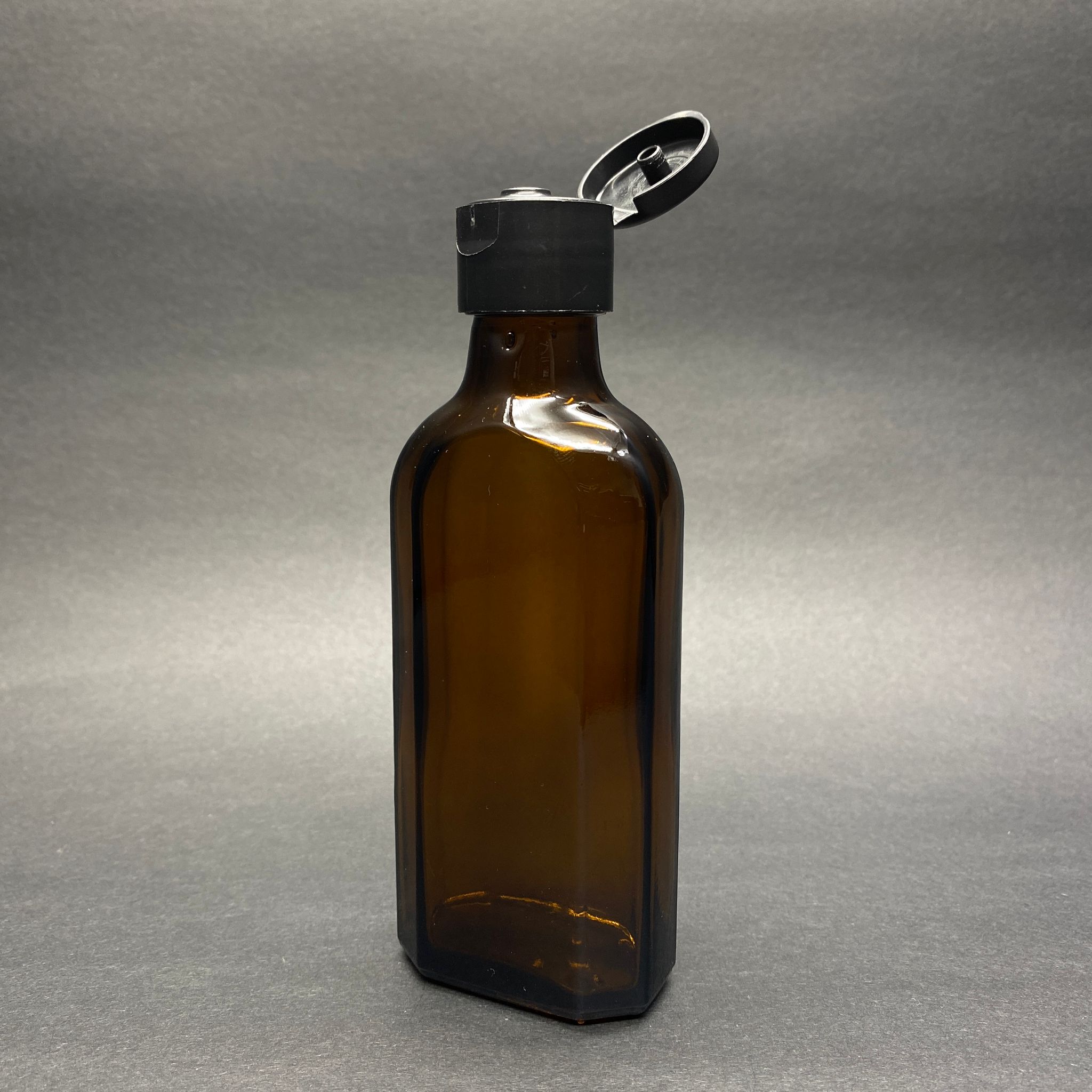 100 CC AMBER YASSI CAM ŞİŞE - SİYAH FLİPTOP AKITICILI KAPAKLI - 100 ML KAHVERENGİ YASSI MODEL CAM ŞİŞE