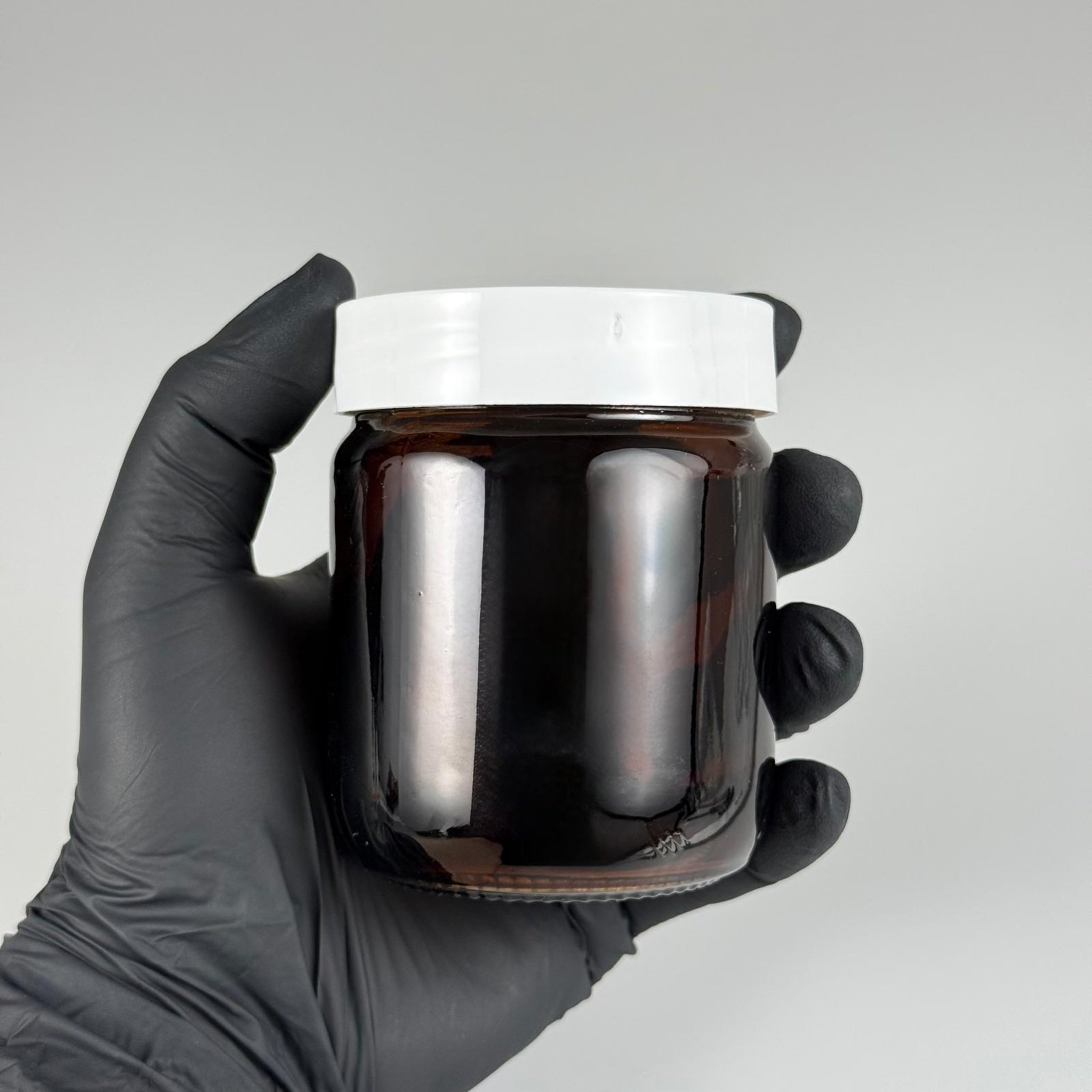 210 CC AMBER CAM KAVANOZ - BEYAZ PLASTİK KAPAKLI + KENDİNDEN YAPIŞKANLI KÖPÜK CONTALI TAKIM - 210 ML KAHVERENGİ CAM KAVANOZ (KARGODA ÇİZİLEBİLİR - İADESİ YOKTUR)