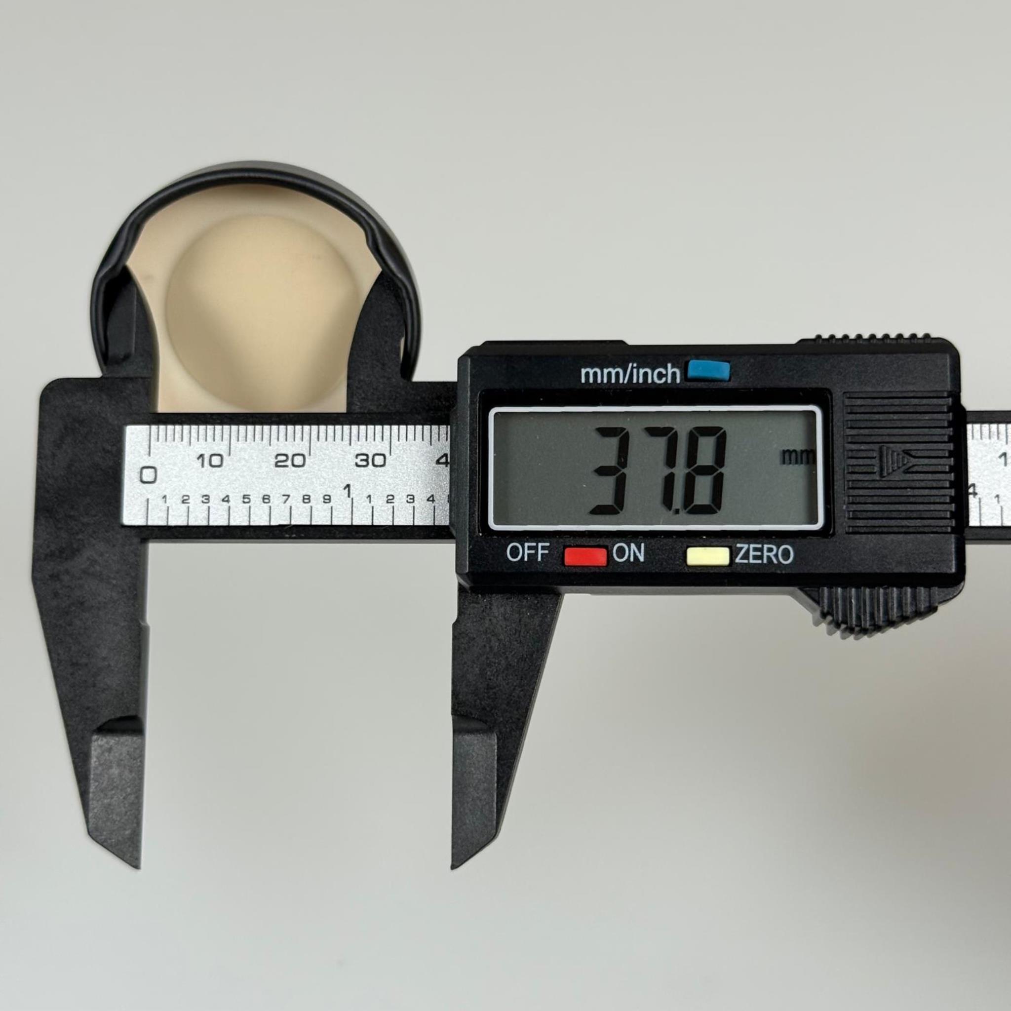 38 MM TWİST-OFF SİYAH METAL KAPAK