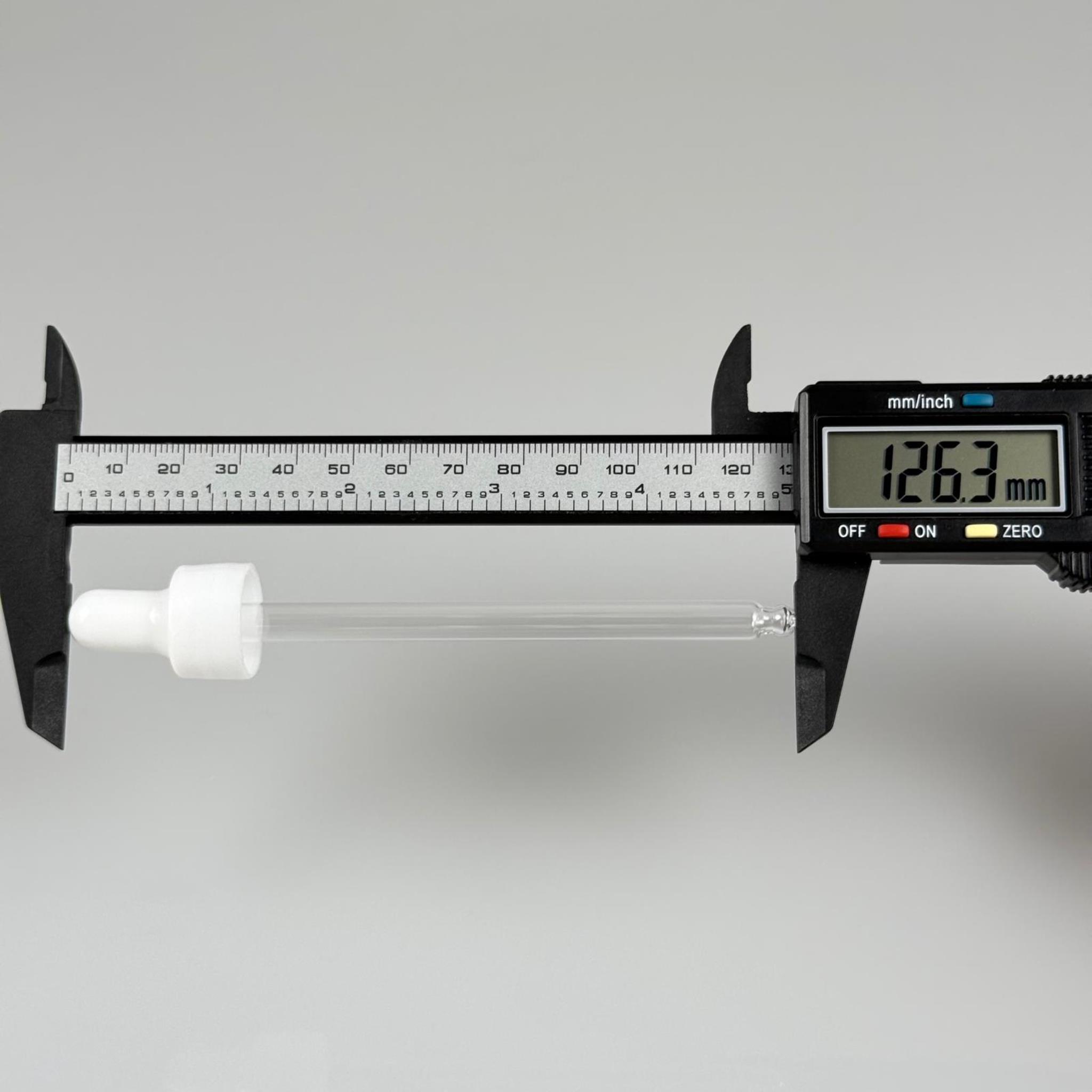 18 MM CAM DAMLALIKLI TAKIM - BEYAZ EMZİK +  DELİKLİ PLASTİK DÜZ BEYAZ KAPAK + 110 MM CAM PİPET
