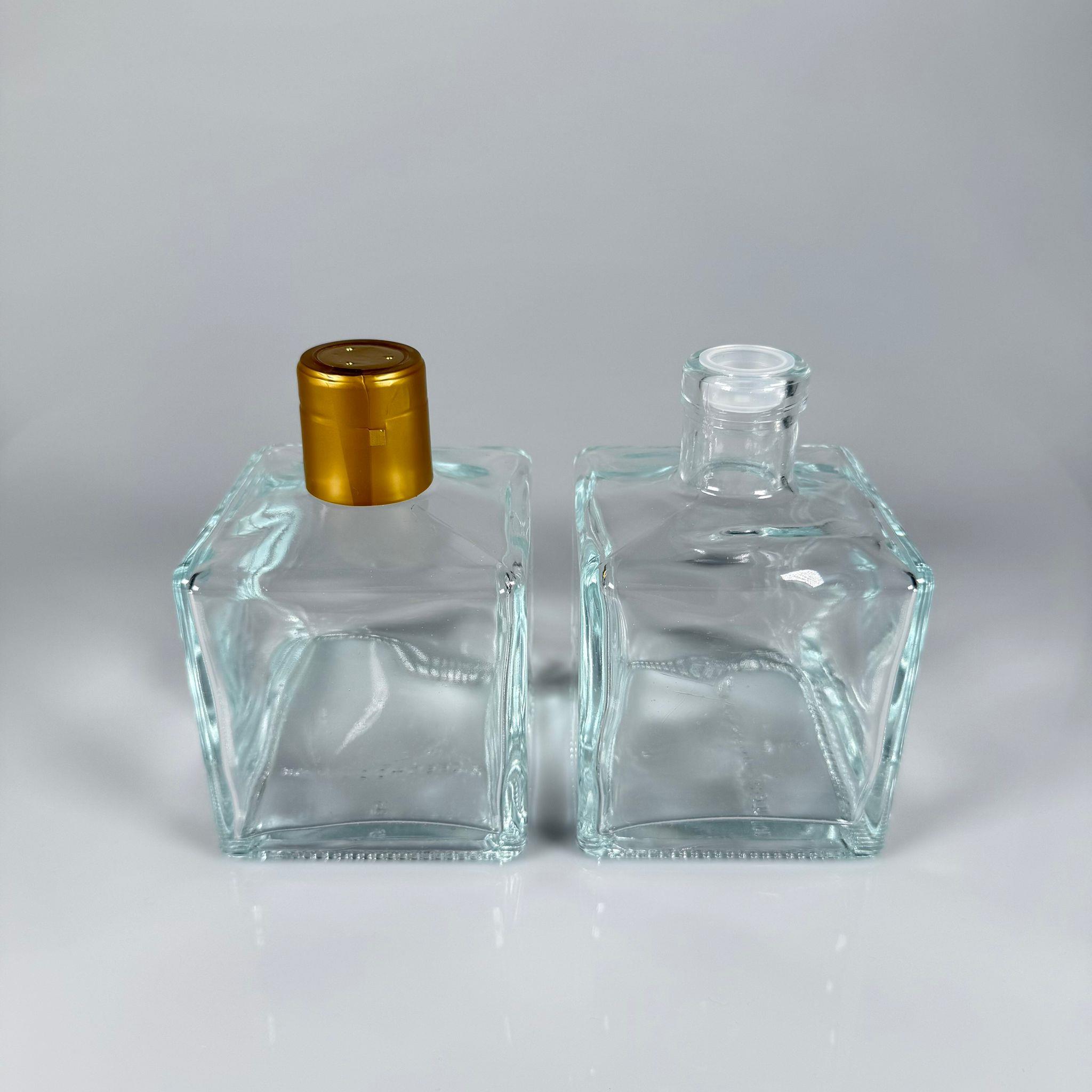 500 CC LÜX CAM ŞİŞE - KARE - 500 ML BÜYÜK BOY DİFFUSER ŞİŞE - PLASTİK TIPA + ISIYLA YAPIŞAN GOLD KAPŞON TAKIM