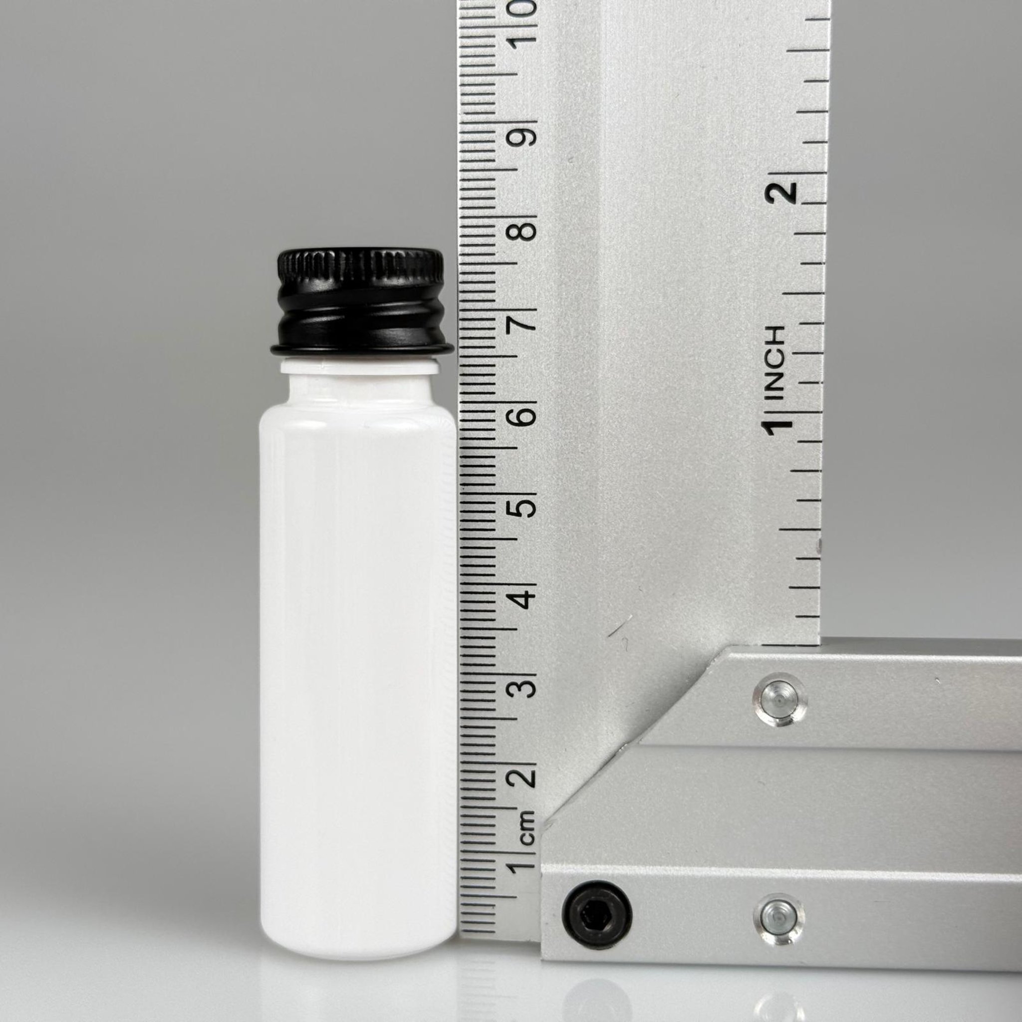 20 CC BEYAZ PET SHOT ŞİŞE - KÖPÜK CONTALI SİYAH ALÜMİNYUM METAL KAPAKLI + DAMLALIKLI KOLONYA TIPALI TAKIM - 20 ML PLASTİK ŞİŞE