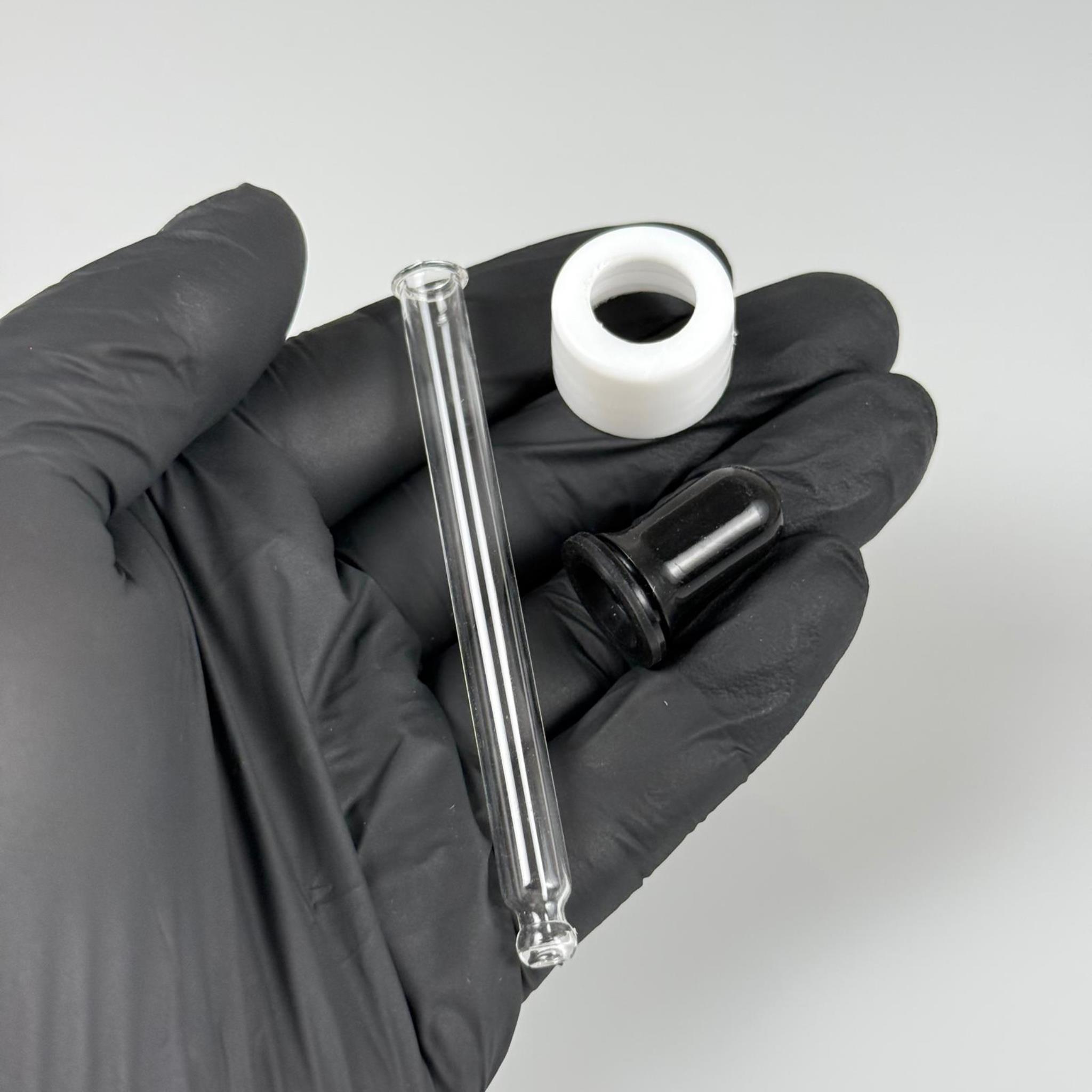 18 MM CAM DAMLALIKLI TAKIM - SİYAH EMZİK +  DELİKLİ PLASTİK DÜZ BEYAZ KAPAK + 77 MM CAM PİPET
