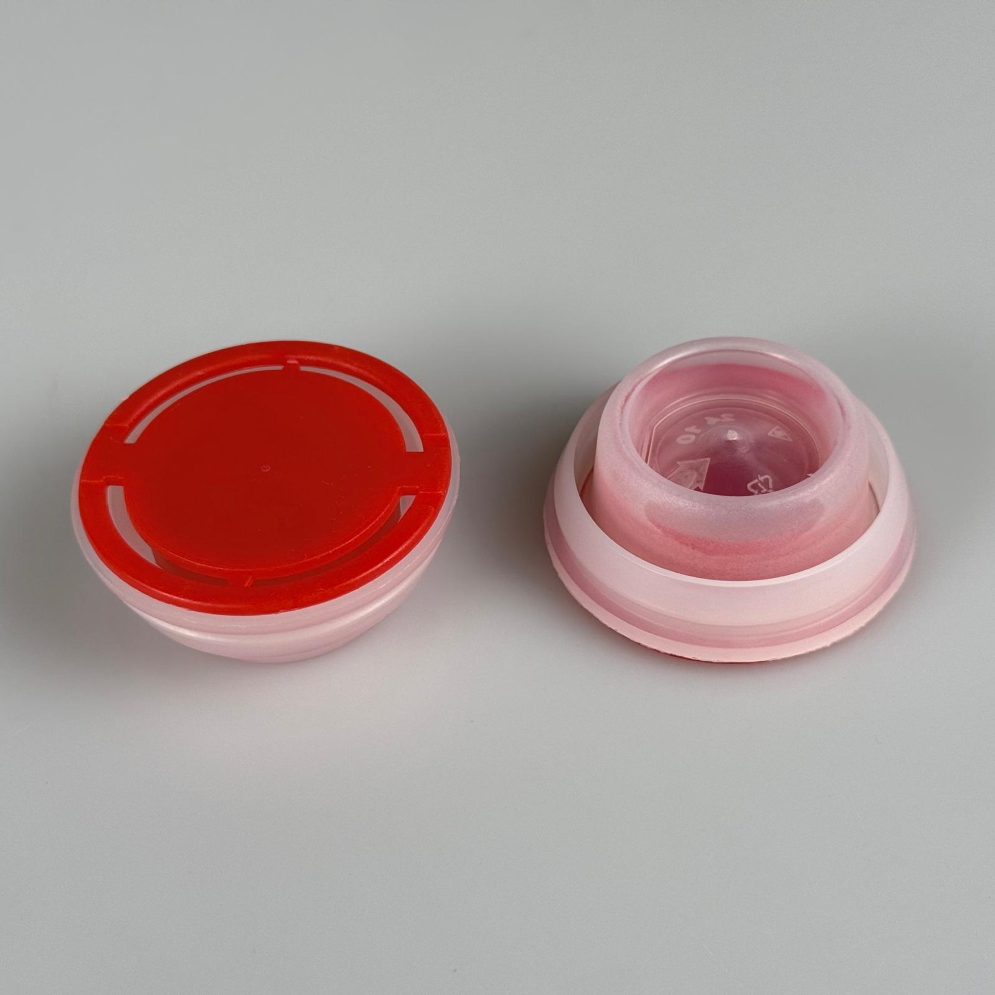 42 MM P2 K NATÜREL KIRMIZI BERİCAP (YAĞ TENEKE İÇİN) - TENEKE İÇİN PLASTİK KAPAK - YEDEK YAĞ TENEKE KAPAĞI - Çakma Metal TENEKE Kapağı