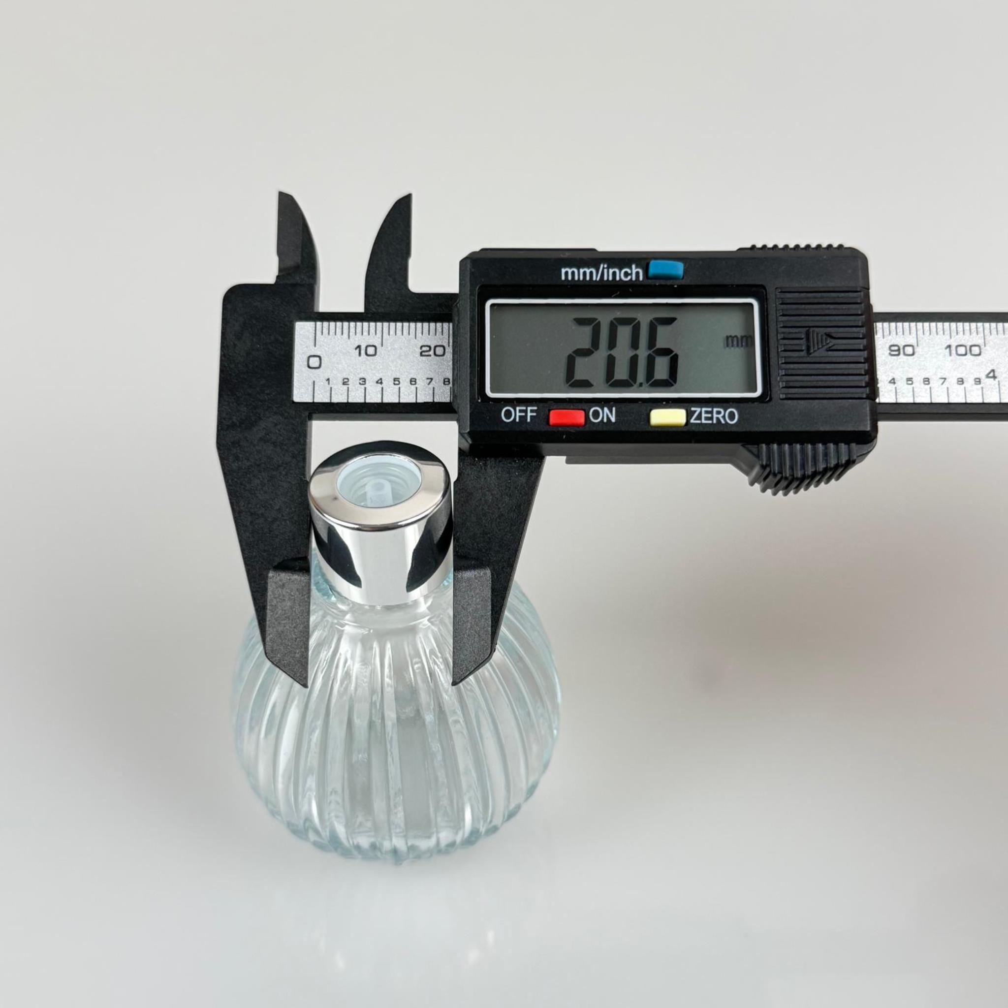 ÇİZGİLİ TOP MODEL CAM KOLONYA ŞİŞESİ + METAL GÜMÜŞ KAPAK + TIPA - 50 ML - HEDİYELİK KOLONYA ŞİŞELERİ