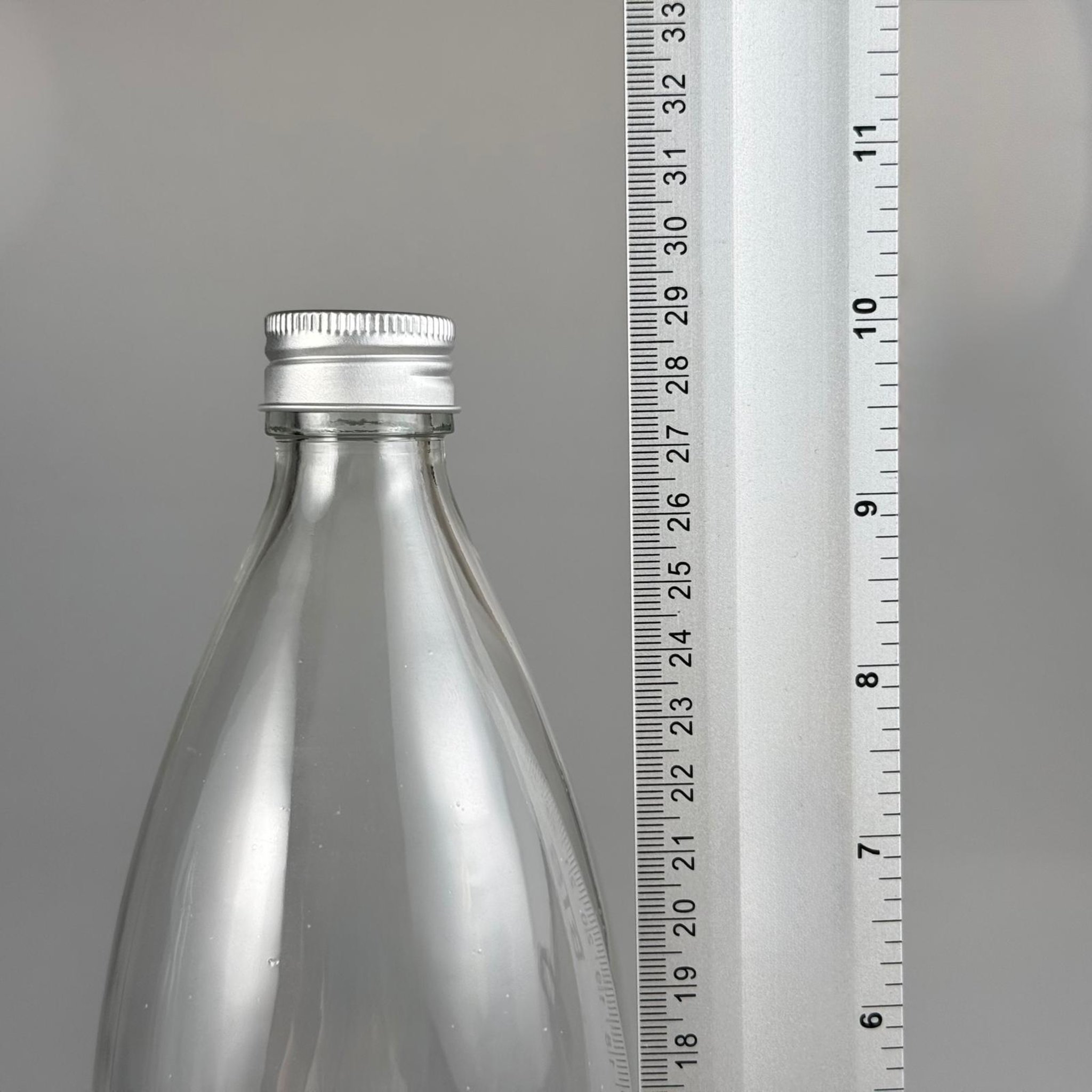 1000 ML LÜKS CAM SU ŞİŞESİ - 1000 CC BOŞ CAM SU ŞİŞELERİ - GÜMÜŞ ALÜMİNYUM METAL KAPAKLI - RESTORAN, CAFE, OTEL VS İÇİN PREMİUM CAM ŞİŞE