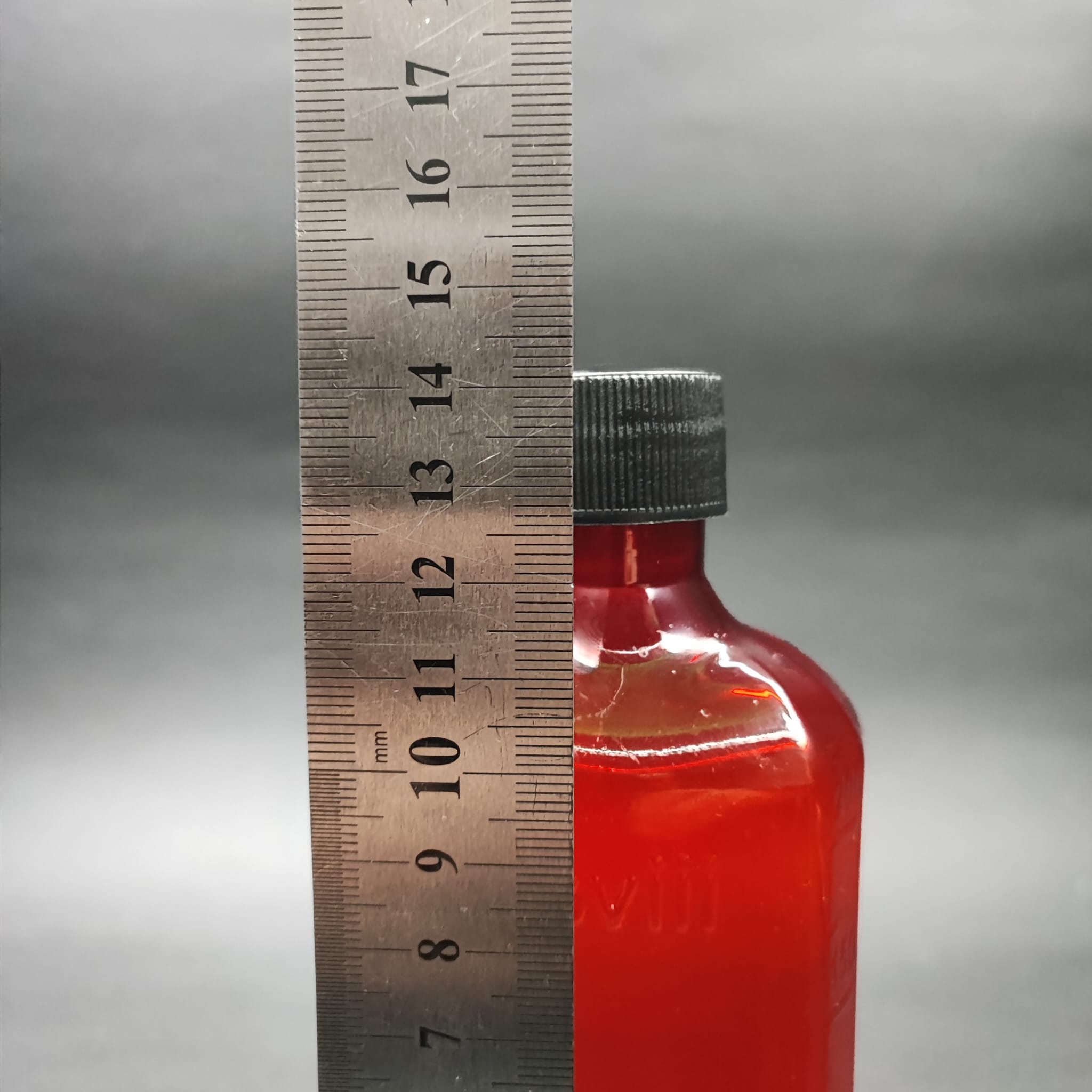 200 CC ÖLÇEKLİ PET ŞİŞE - SİYAH CONTALI KAPAKLI - 200 ML VE OZ ÖLÇÜLÜ KIRMIZI PET ŞİŞE