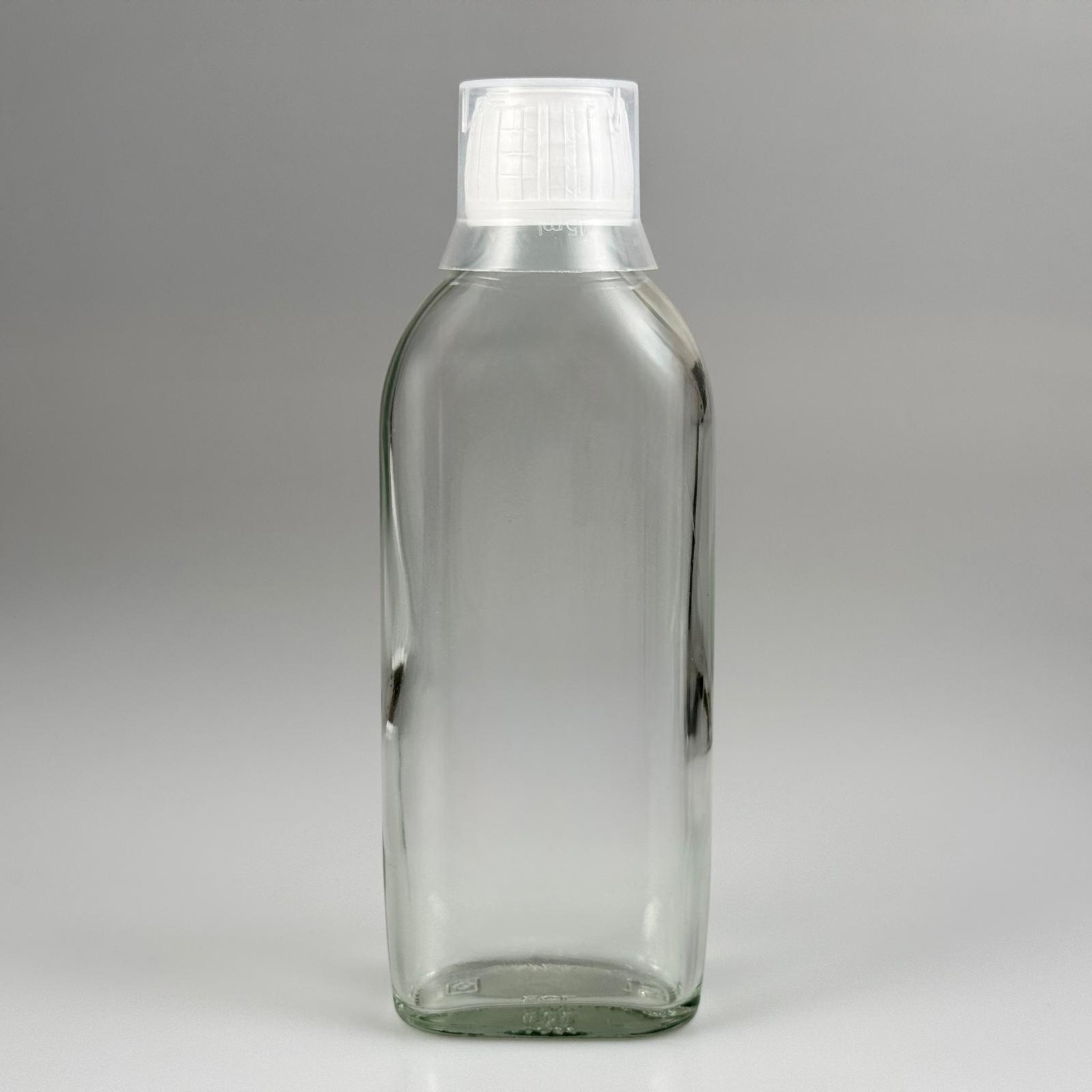 150 CC YASSI CAM ŞİŞE + BEYAZ KİLİTLİ PLASTİK KAPAK + 15 ML ÖLÇEK TAKIM - 150 ML YASSI CAM ŞİŞE