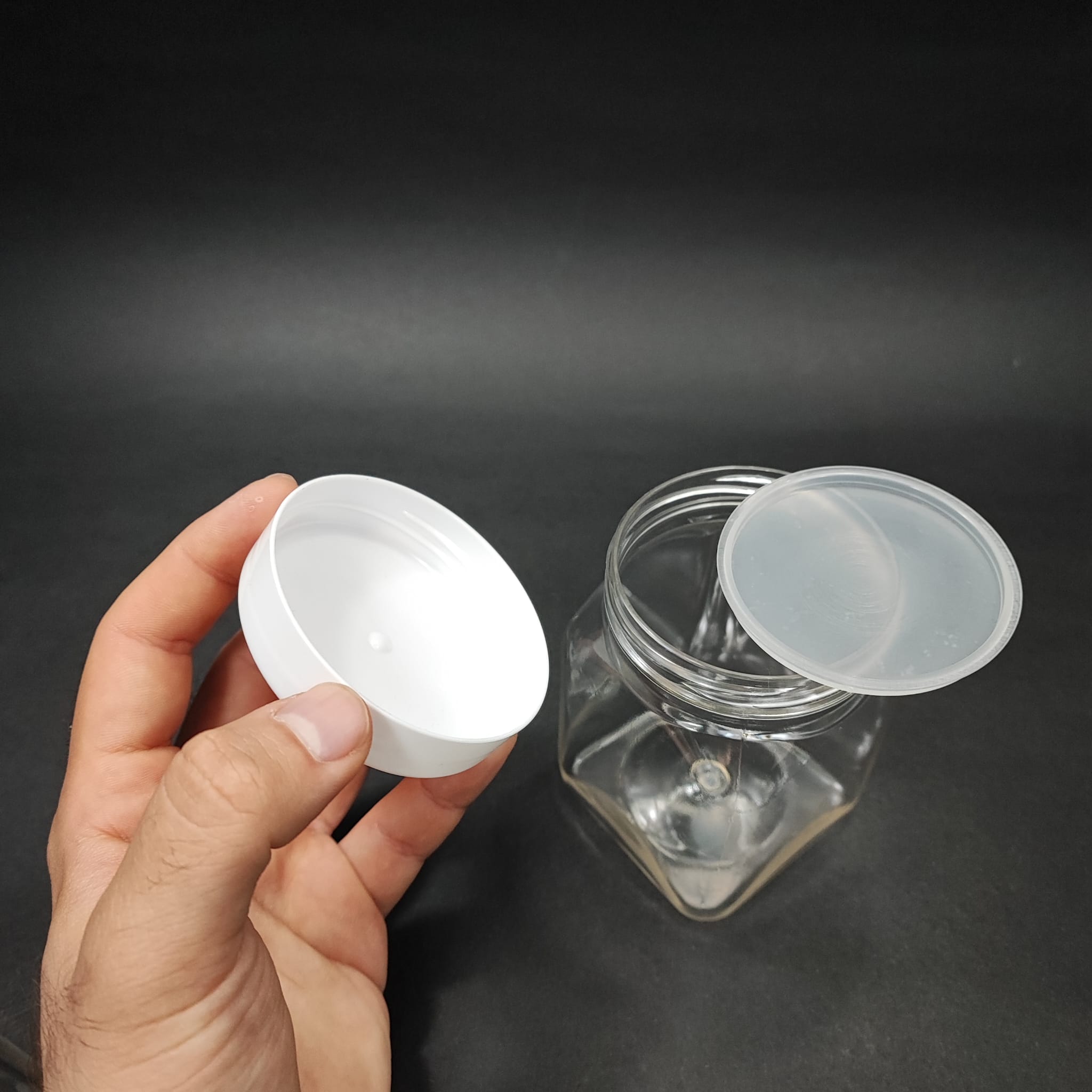 250 CC KARE PET KAVANOZ - BEYAZ KAPAKLI - İÇ TIPALI - 250 ML PLASTİK KREM KAVANOZU