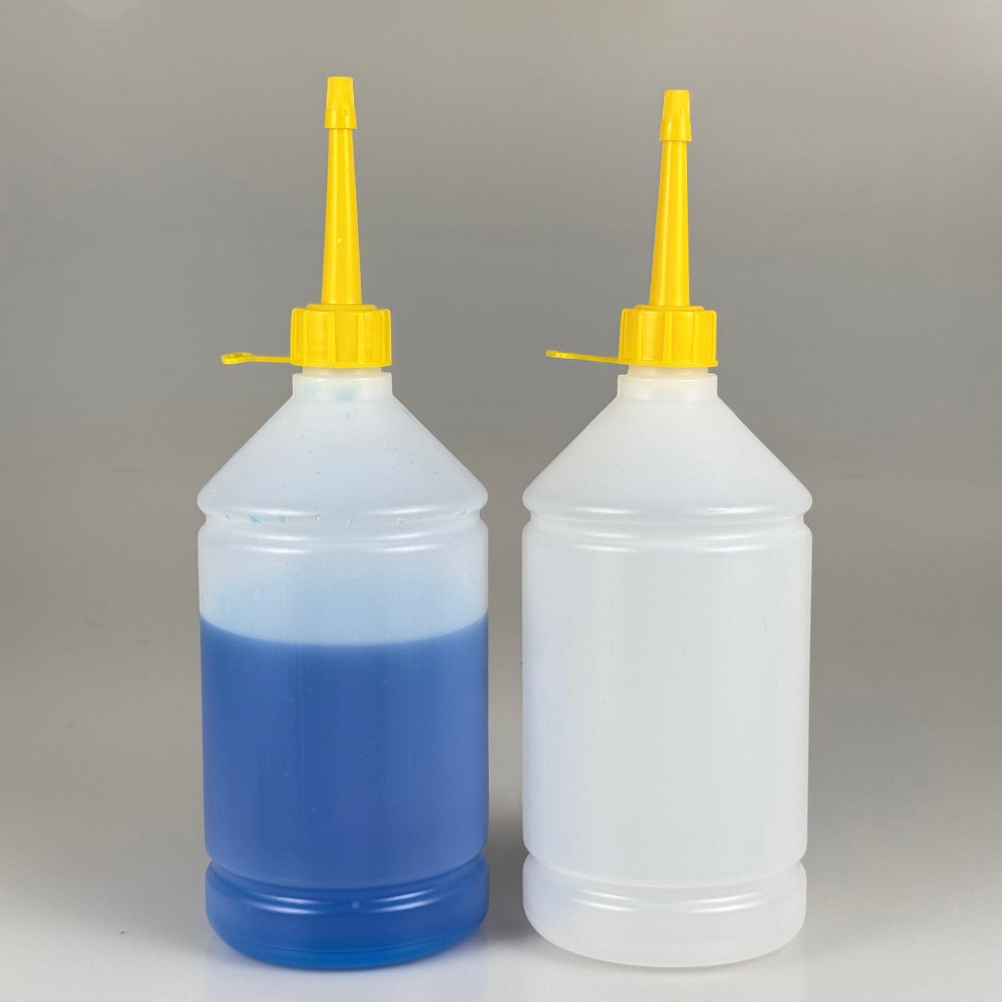 1 LİTRE TİNER ŞİŞESİ - KİLİTLİ CONTALI  BEYAZ KAPAKLI + AKITICILI SİVRİ SARI KARTUŞ KAPAKLI - 1000 ML KİMYASALA DAYANIKLI PLASTİK ŞİŞE - 1 LT POLİETİLEN ŞİŞE TOMBUL