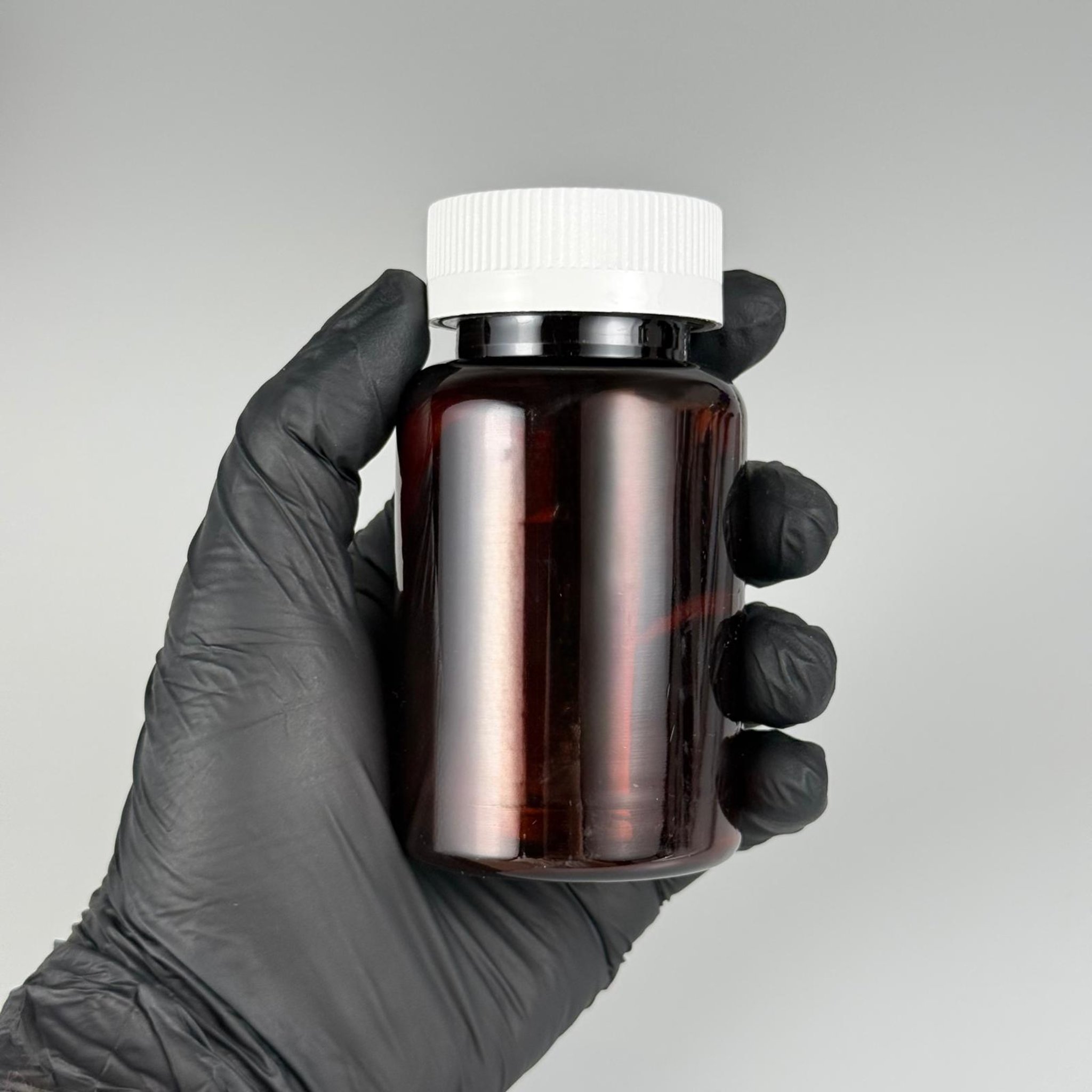 150 ML ÇOCUK KİLİT KAPAKLI TABLET ŞİŞESİ  - 150 CC AMBER PET KAVANOZ + 38 MM BEYAZ ÇOCUK KİLİTLİ KAPAK TAKIM -  KAPSÜL KUTUSU - İLAÇ ŞİŞESİ - MEDİKAL HAP ŞİŞESİ - FARMASÖTİK KAVANOZ