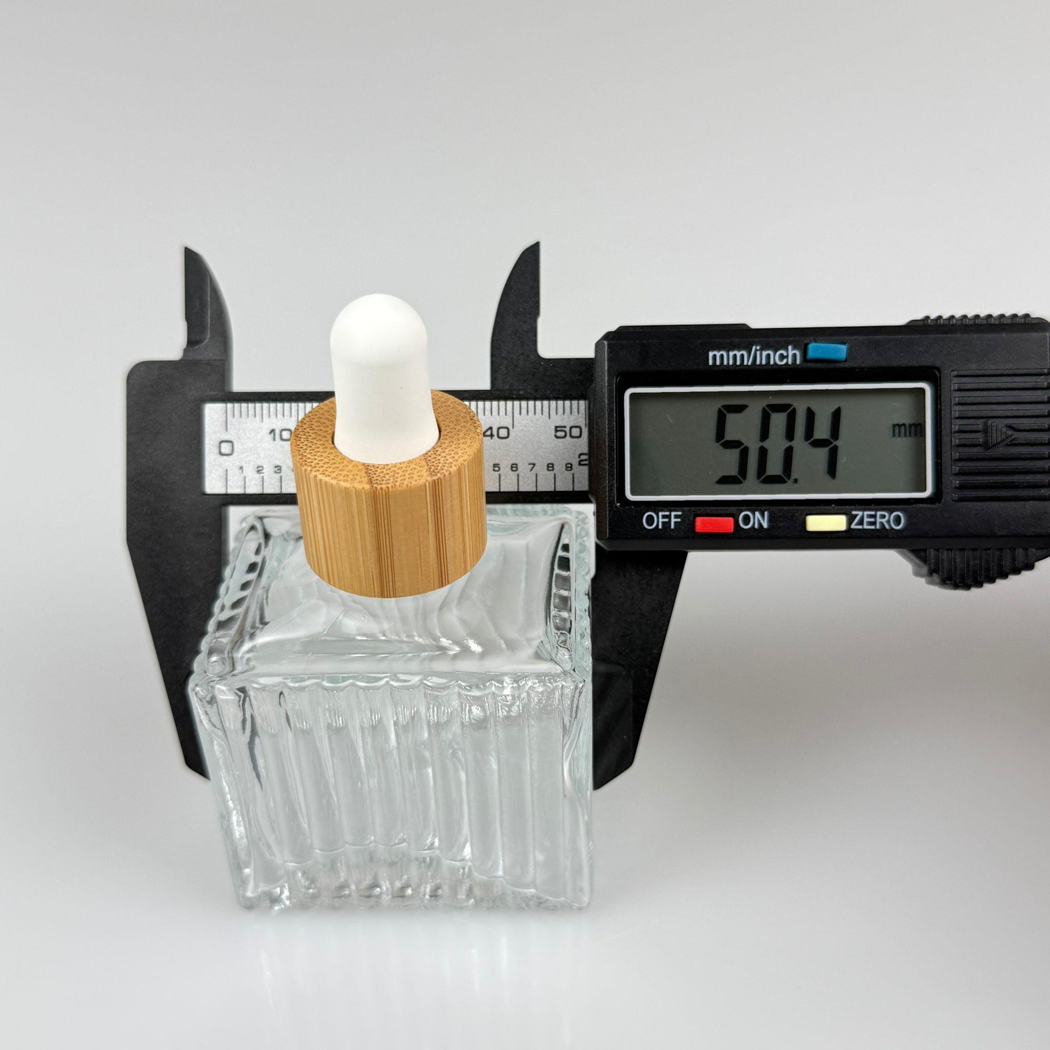 50 CC KÖŞELİ DESENLİ ÇİZGİLİ PRESTİJLİ CAM DAMLALIKLI ŞİŞE - BEYAZ EMZİK - AHŞAP BAMBU KAPAK - 50 ML CAM DAMLALIKLI ŞİŞE - DAMLALIKLI BOŞ ŞİŞE